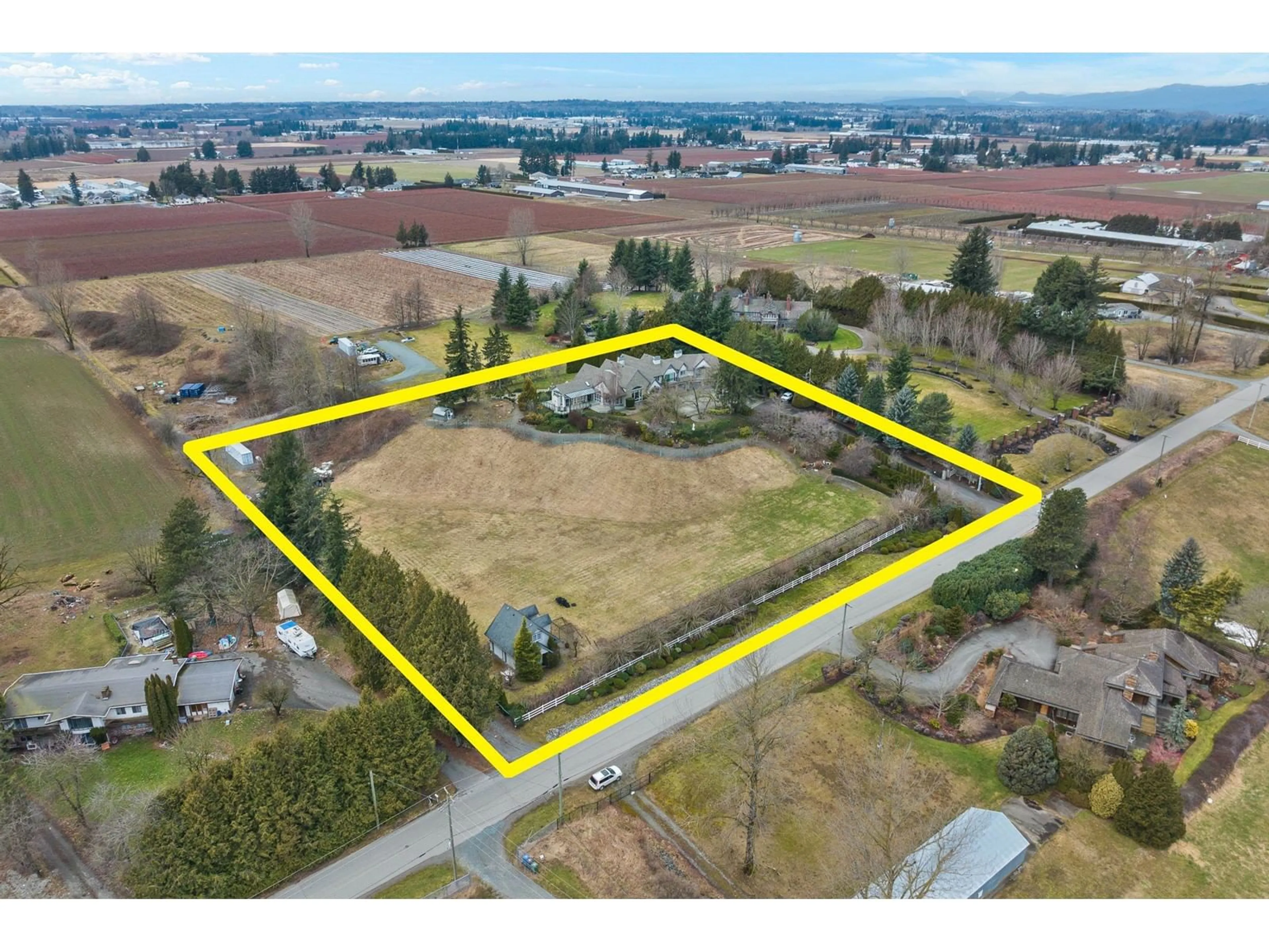 A pic from outside/outdoor area/front of a property/back of a property/a pic from drone, building for 141 GLADWIN ROAD, Abbotsford British Columbia V2T5Y1