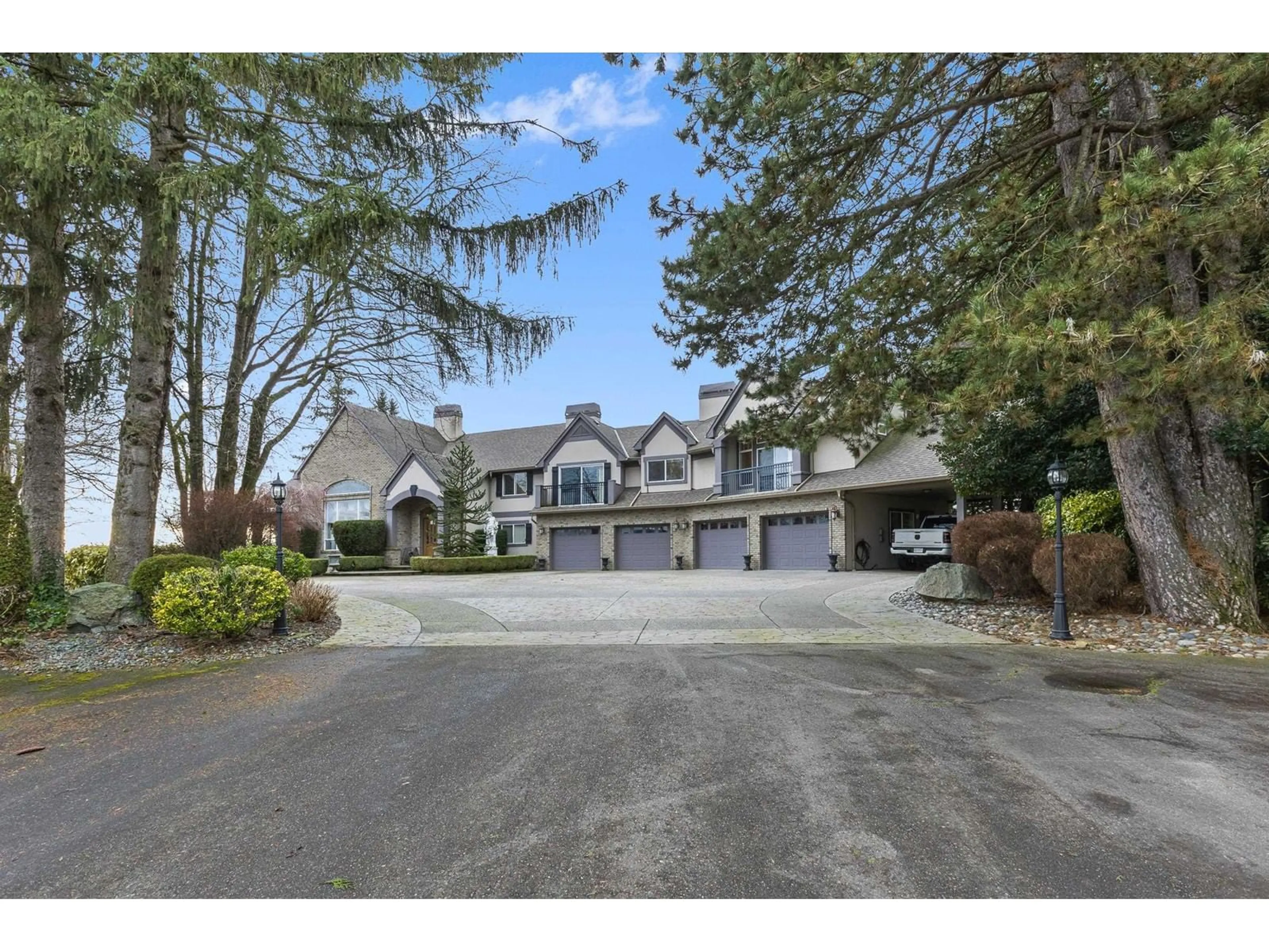 A pic from outside/outdoor area/front of a property/back of a property/a pic from drone, street for 141 GLADWIN ROAD, Abbotsford British Columbia V2T5Y1