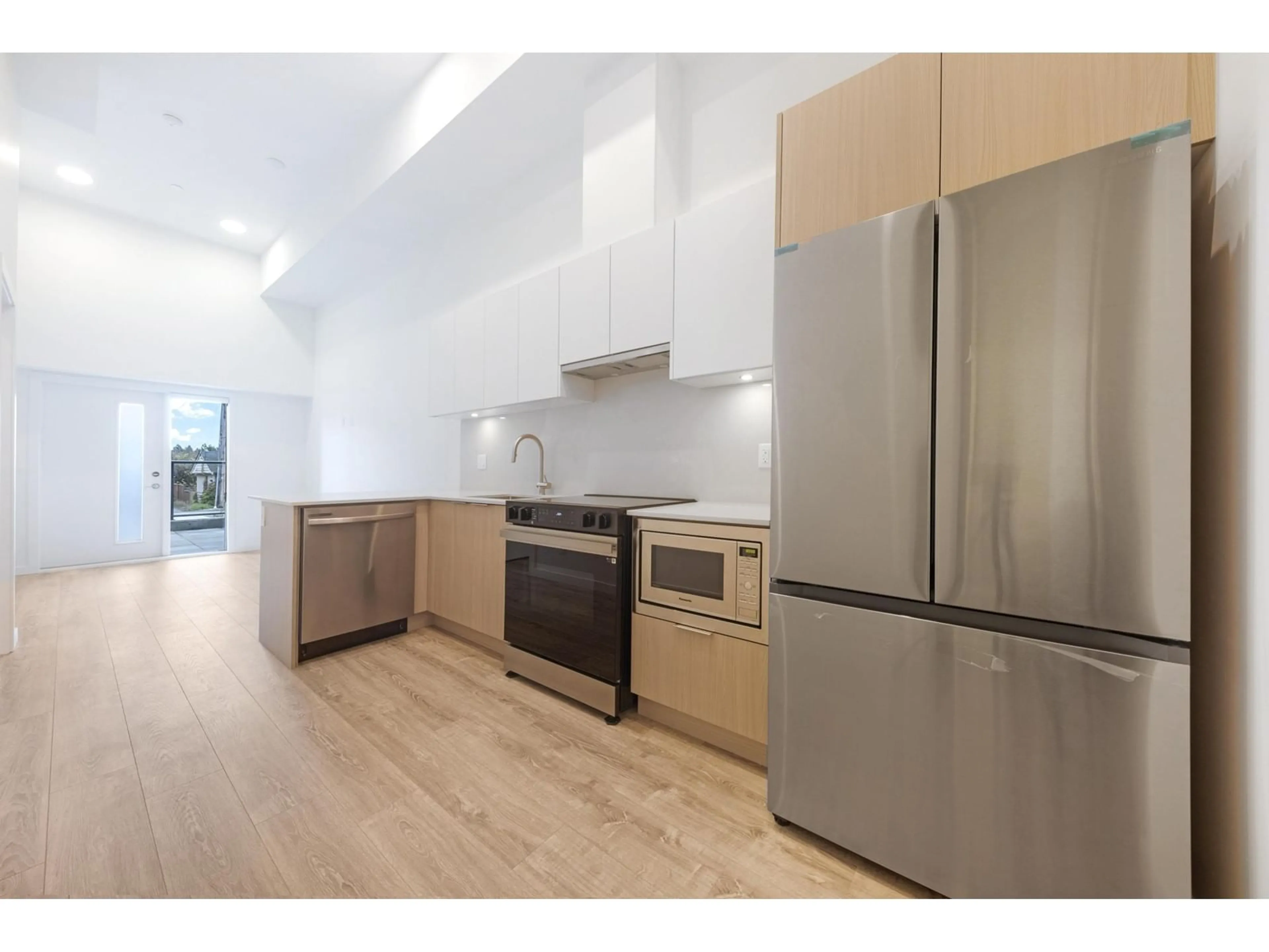 Open concept kitchen, unknown for E107 - 10829 140, Surrey British Columbia V3R0H3