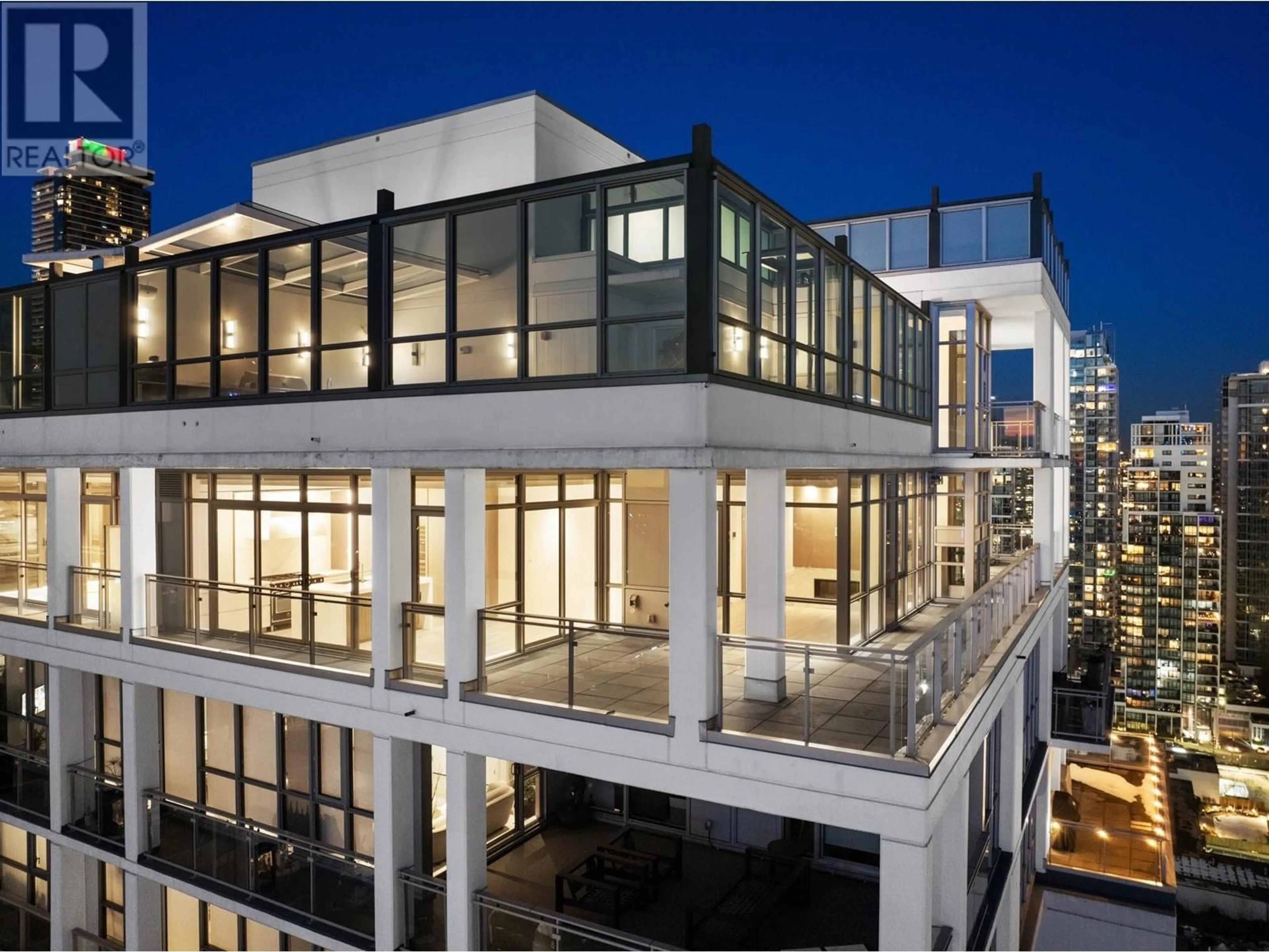 Indoor foyer for 2202 - 4488 JUNEAU STREET, Burnaby British Columbia V5C0M4