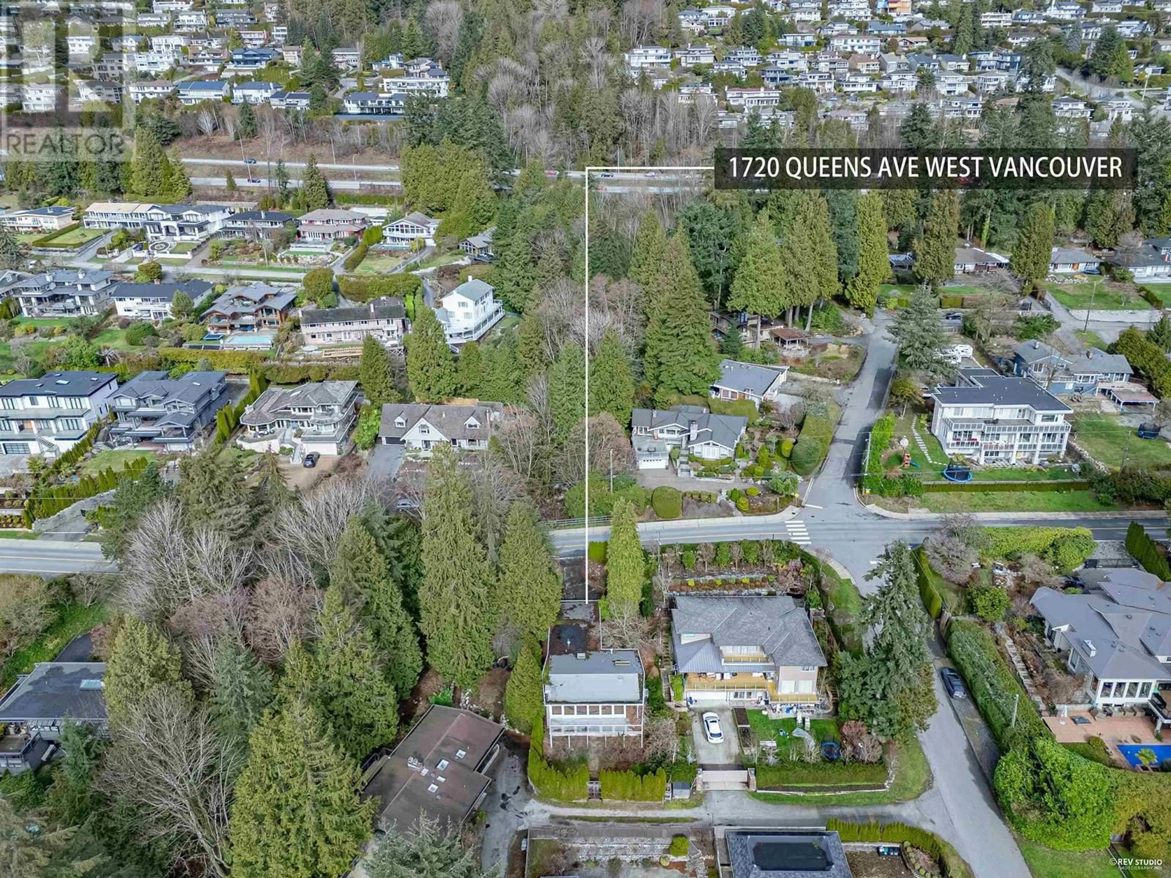 A pic from outside/outdoor area/front of a property/back of a property/a pic from drone, street for 1720 QUEENS AVENUE, West Vancouver British Columbia V7V2X7