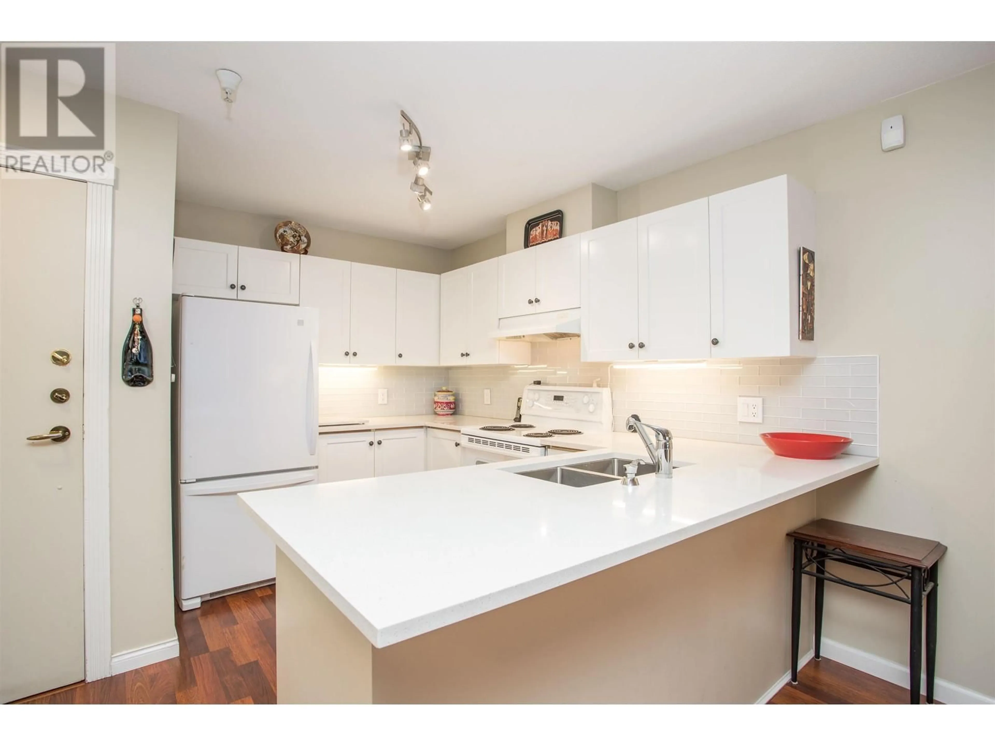 Standard kitchen, unknown for 403 315 RENFREW STREET, Vancouver British Columbia V5K5G5