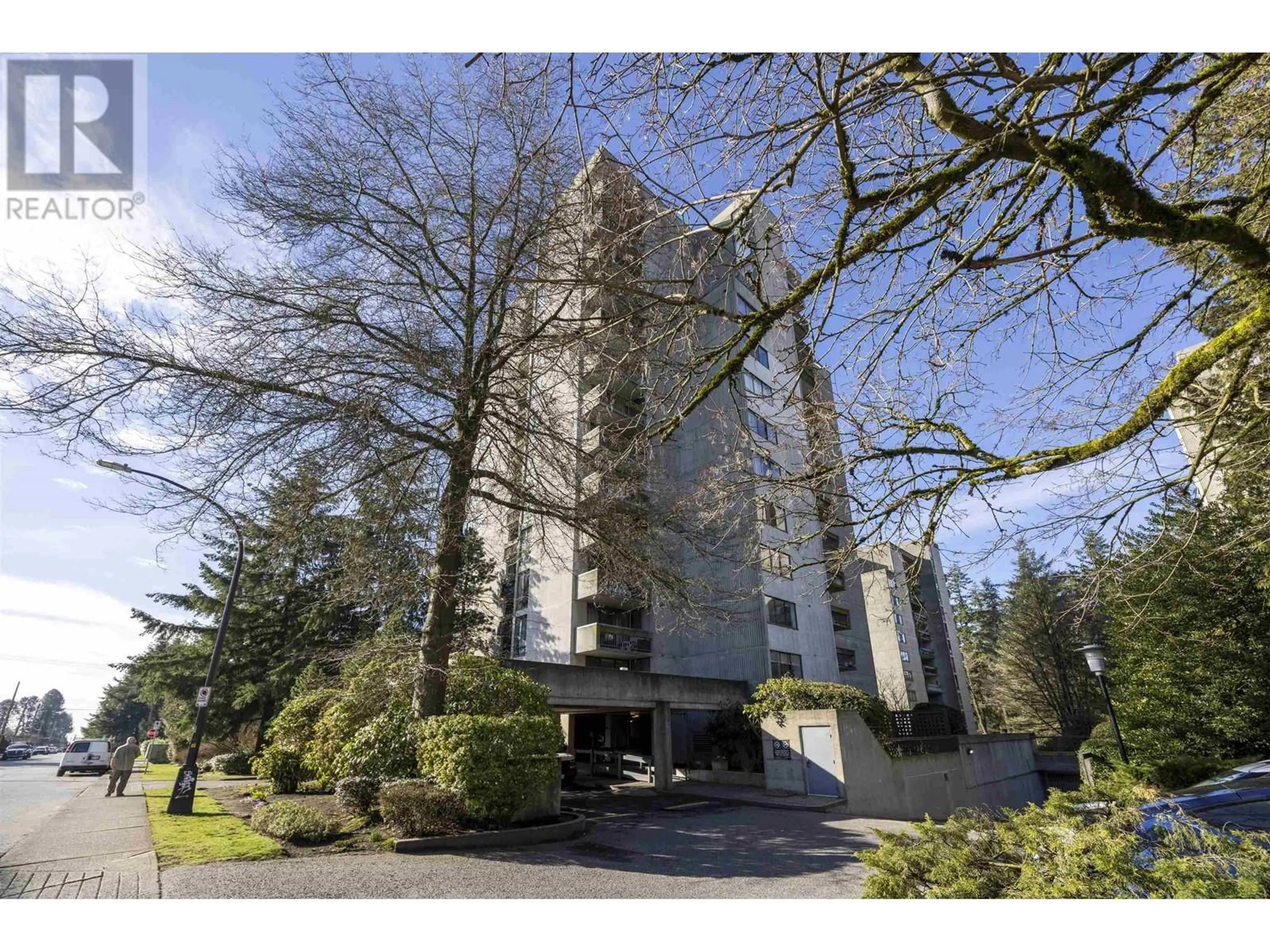 Indoor foyer for 1404 - 6759 WILLINGDON AVE AVENUE, Burnaby British Columbia V5H3Y9