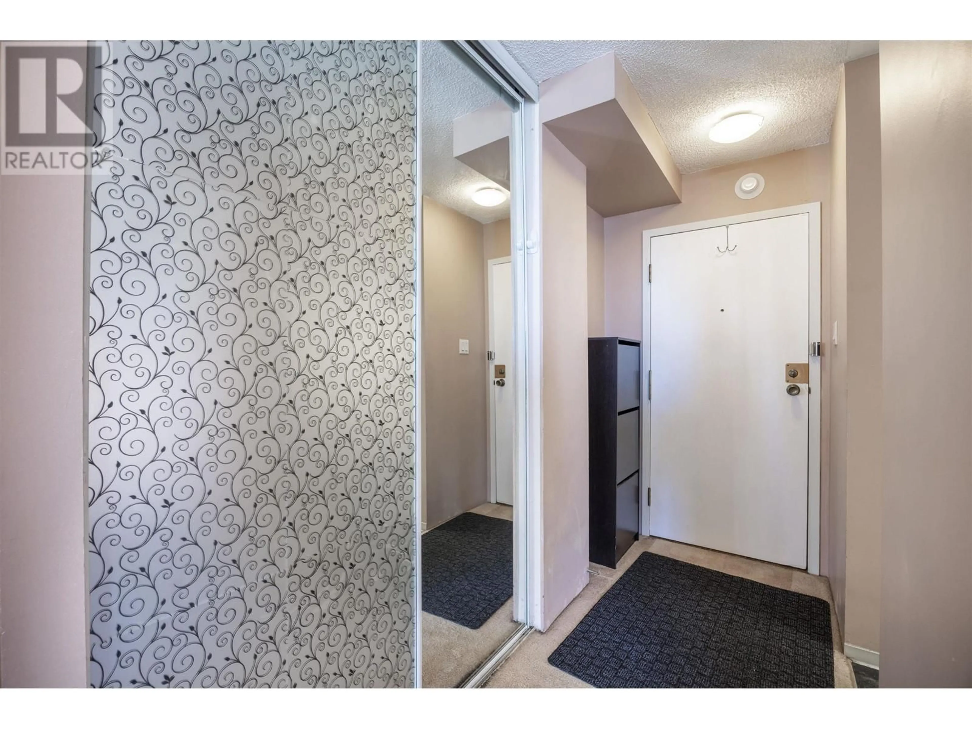 Indoor entryway for 1404 - 6759 WILLINGDON AVE AVENUE, Burnaby British Columbia V5H3Y9