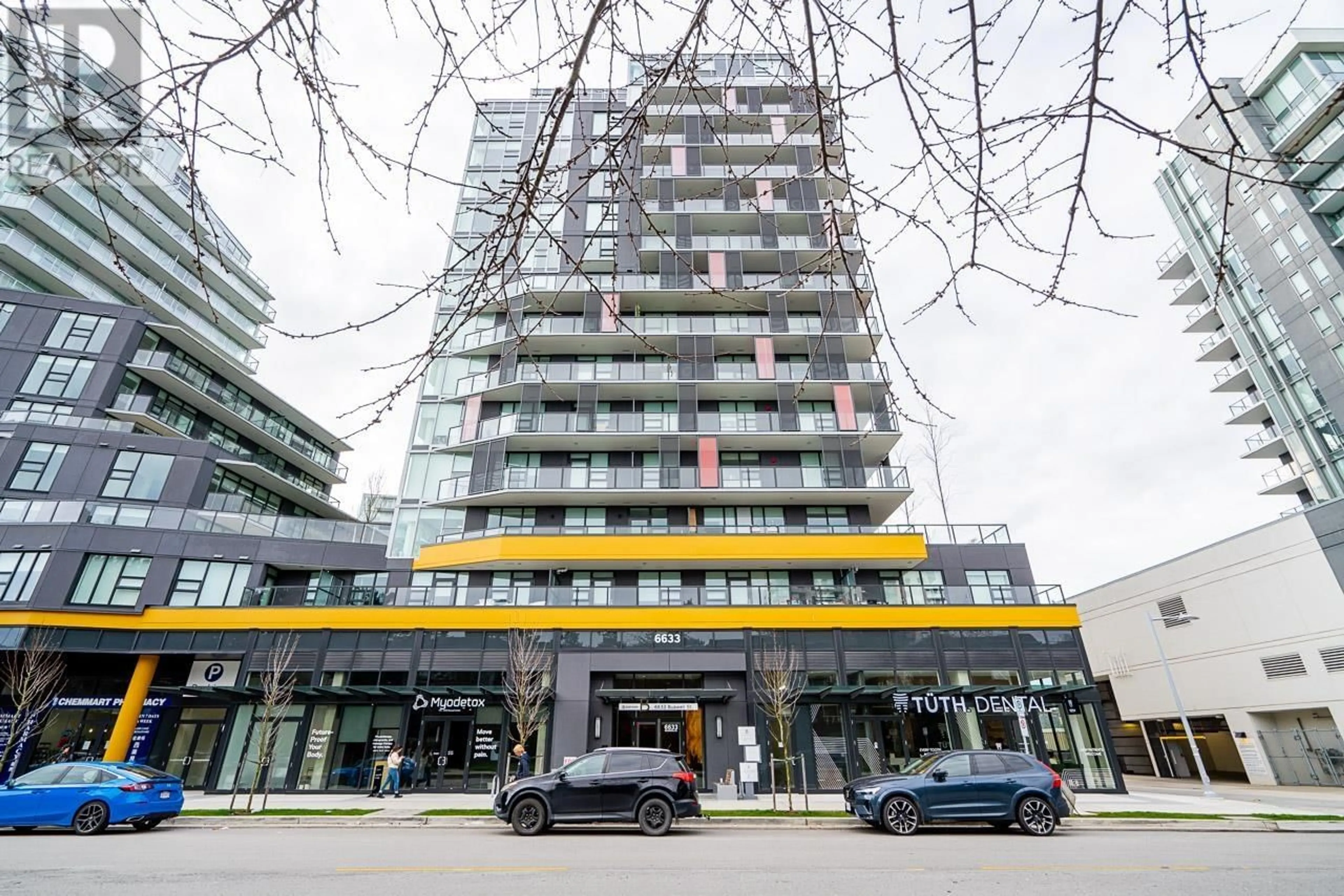 Indoor foyer for 713 - 6633 BUSWELL STREET, Richmond British Columbia V6Y0M3