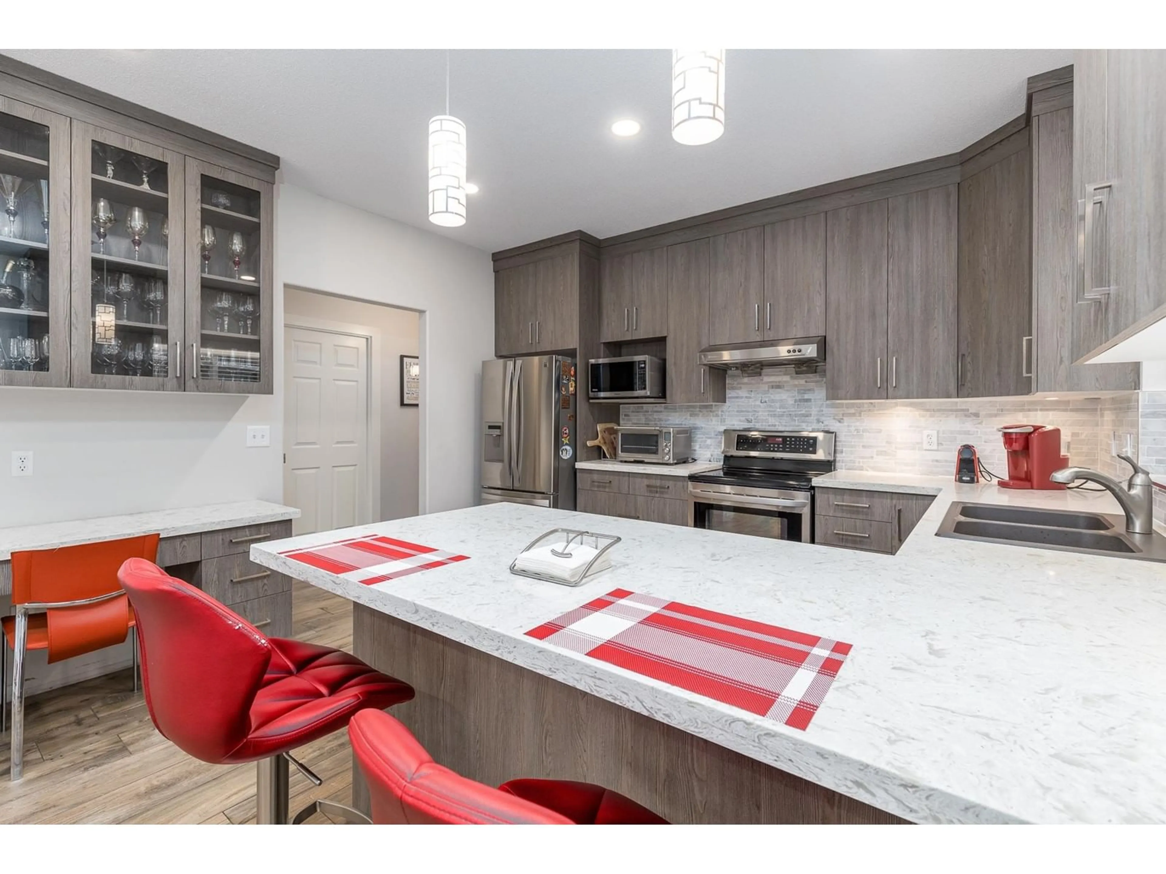 Open concept kitchen, ceramic/tile floor for 32 18939 65 AVENUE, Surrey British Columbia V3S8Y2