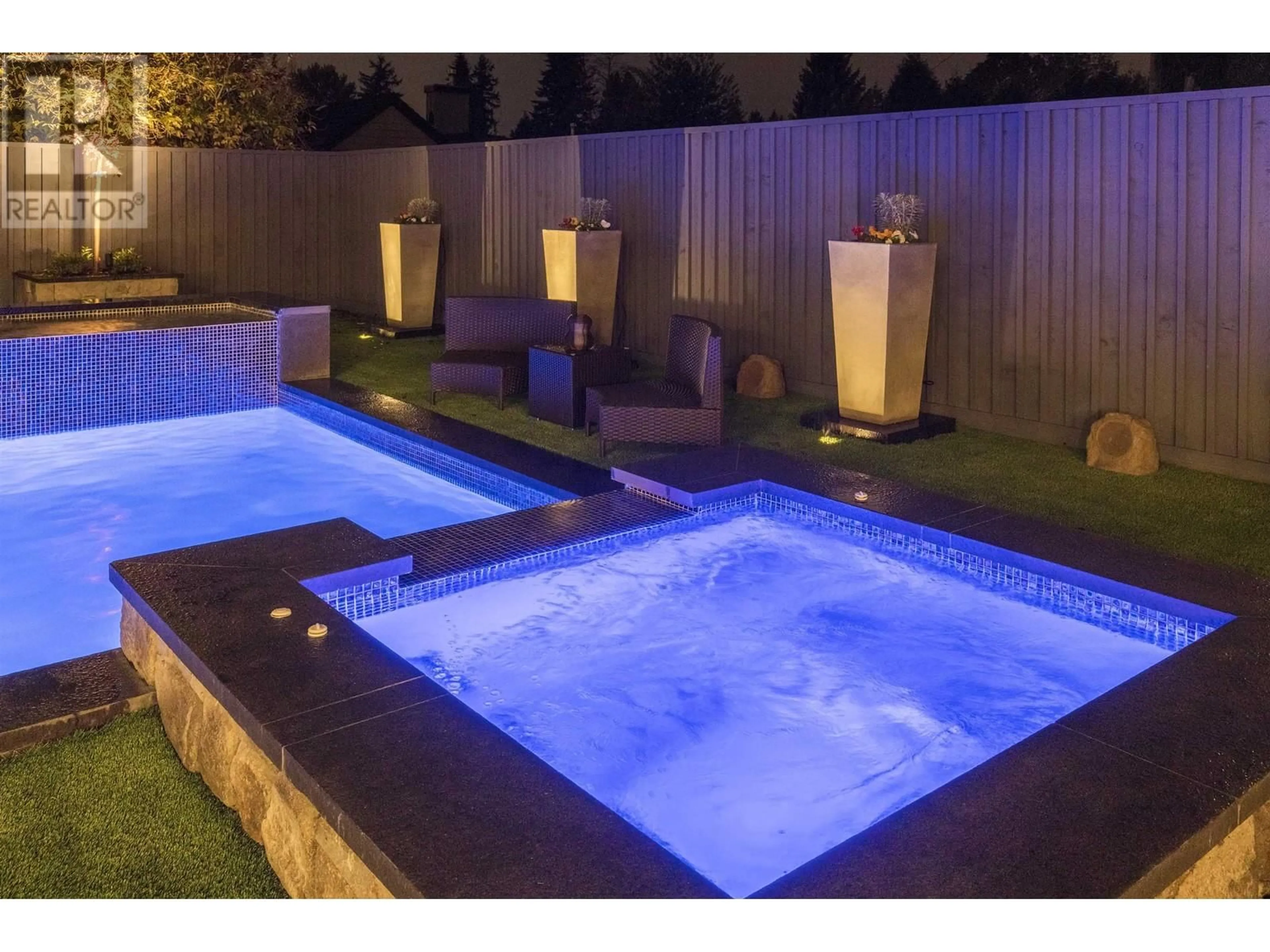 Pool for 2809 EDGEMONT BOULEVARD, North Vancouver British Columbia V7R2N3