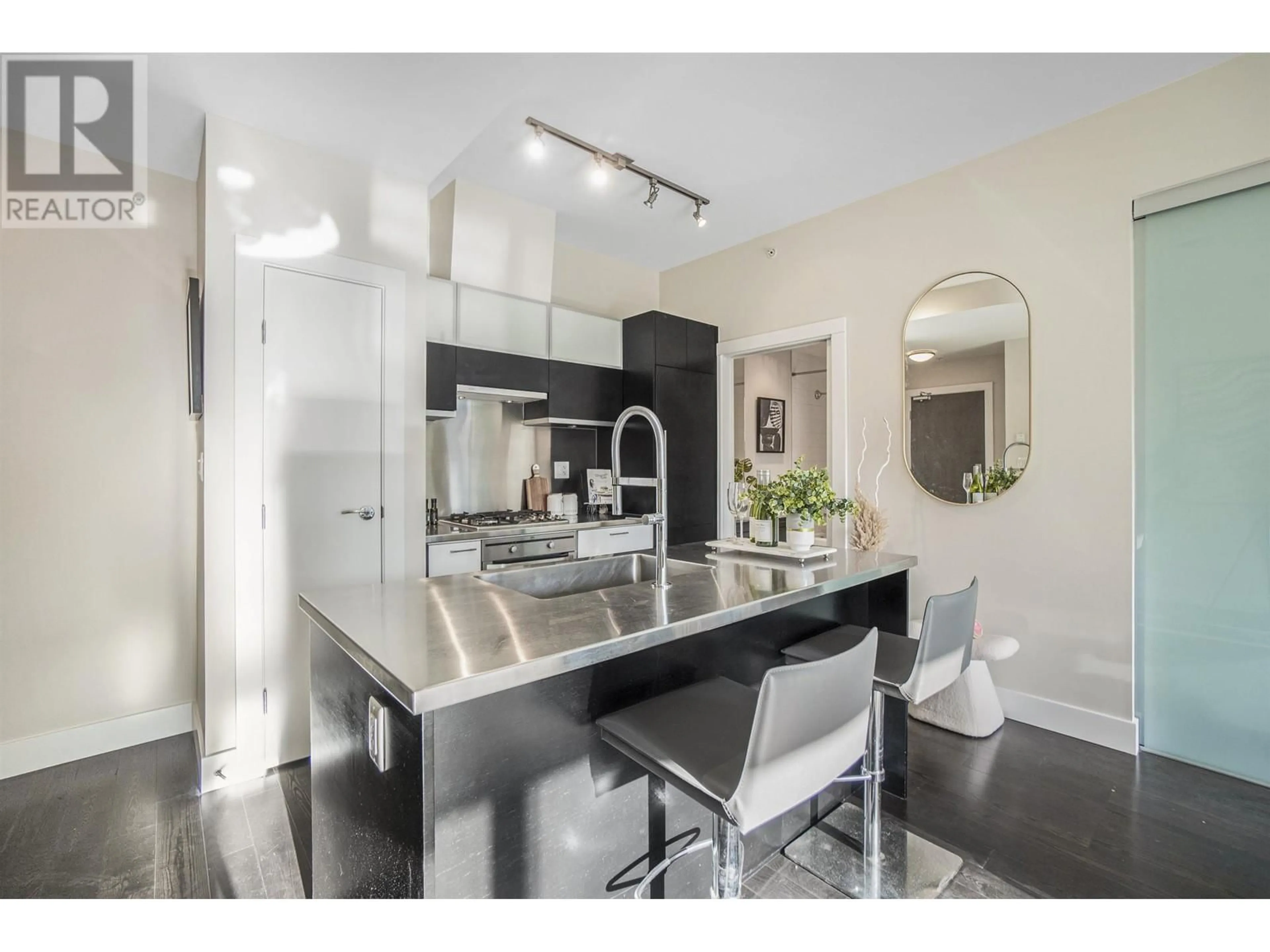 Open concept kitchen, unknown for 206 535 SMITHE STREET, Vancouver British Columbia V6B0H2