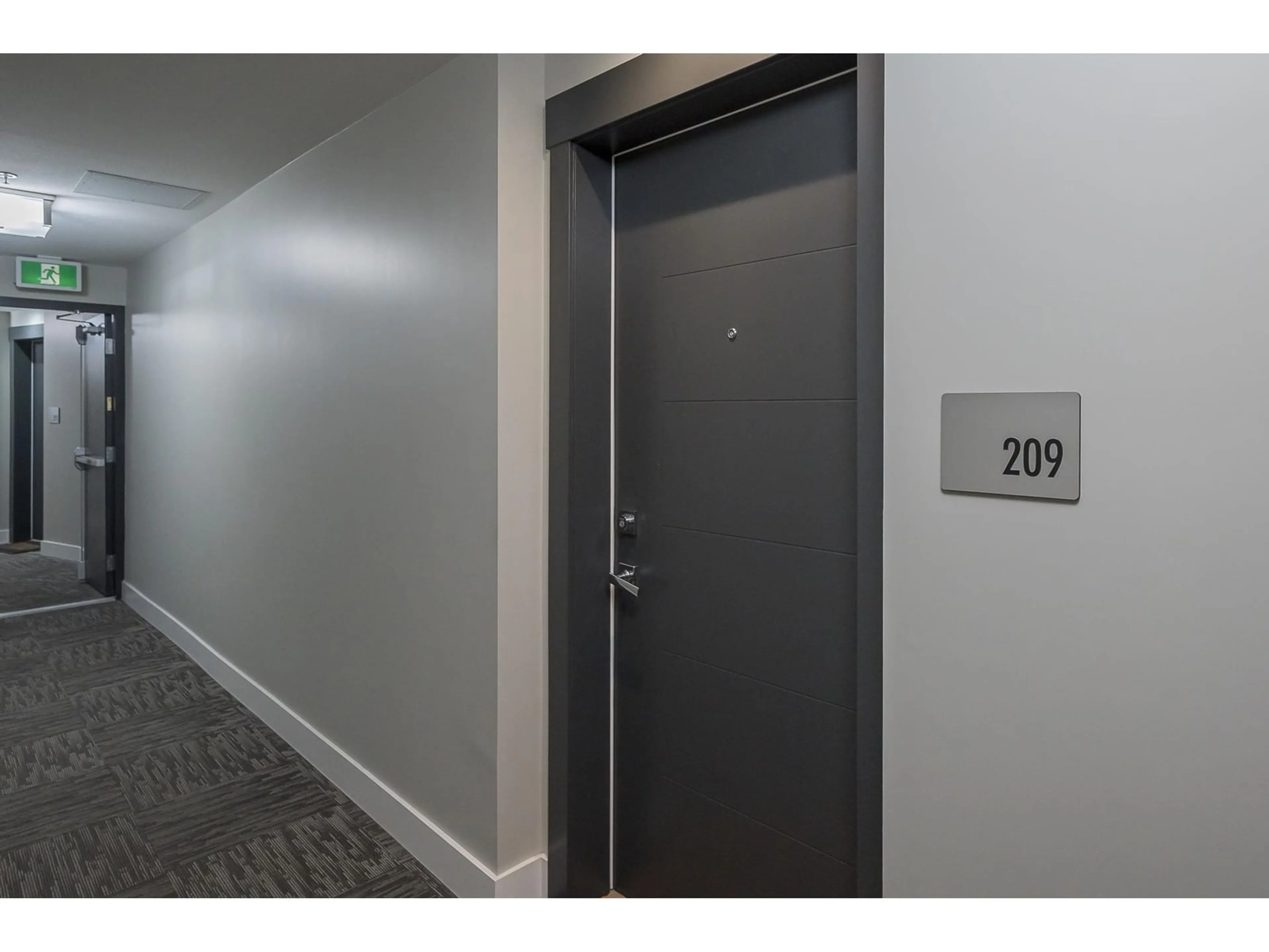Indoor foyer for 209 - 2238 WHATCOM, Abbotsford British Columbia V3G0E6