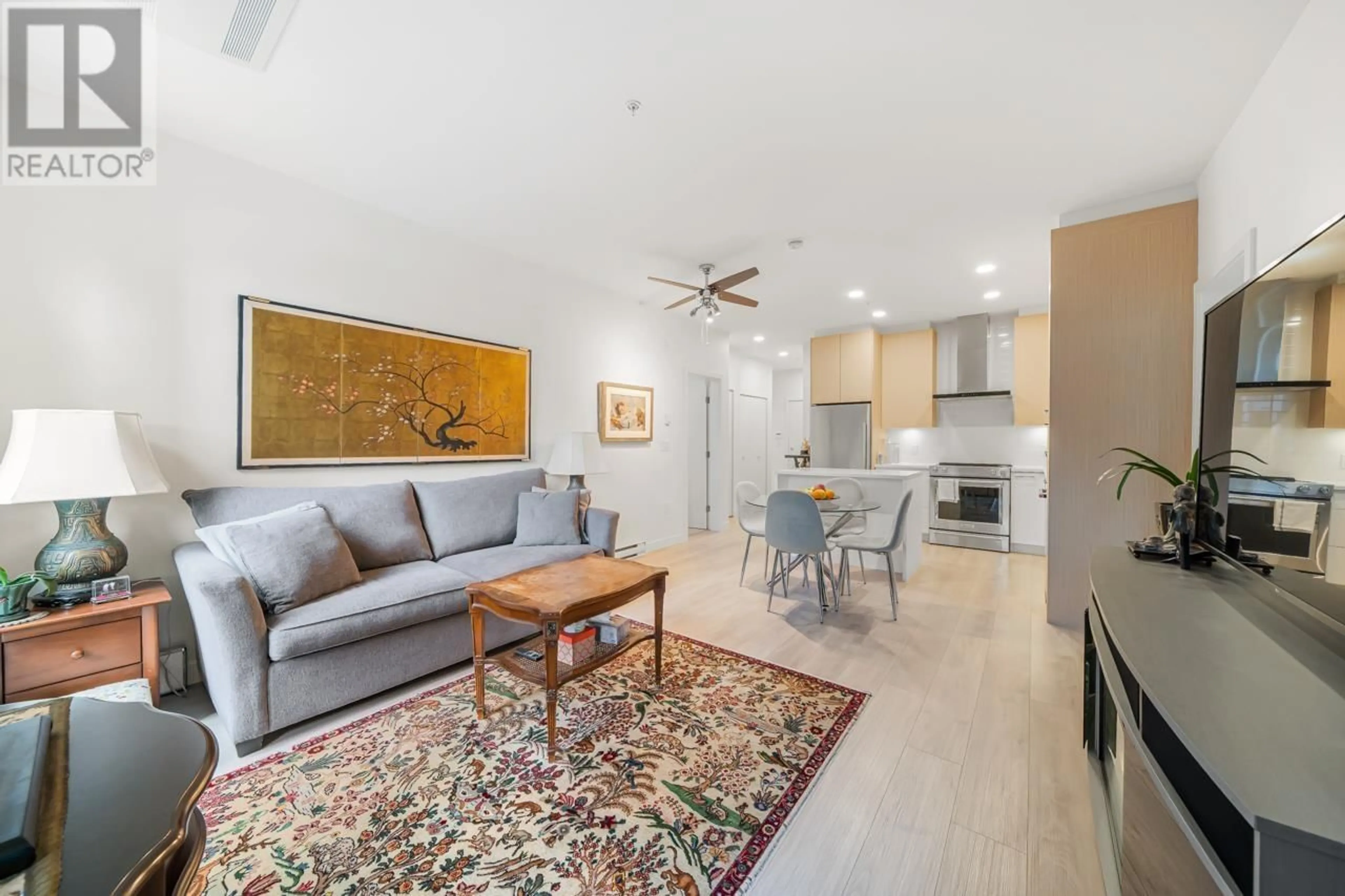 Living room with furniture, unknown for 121 - 7588 16TH STREET, Burnaby British Columbia V3N0H8