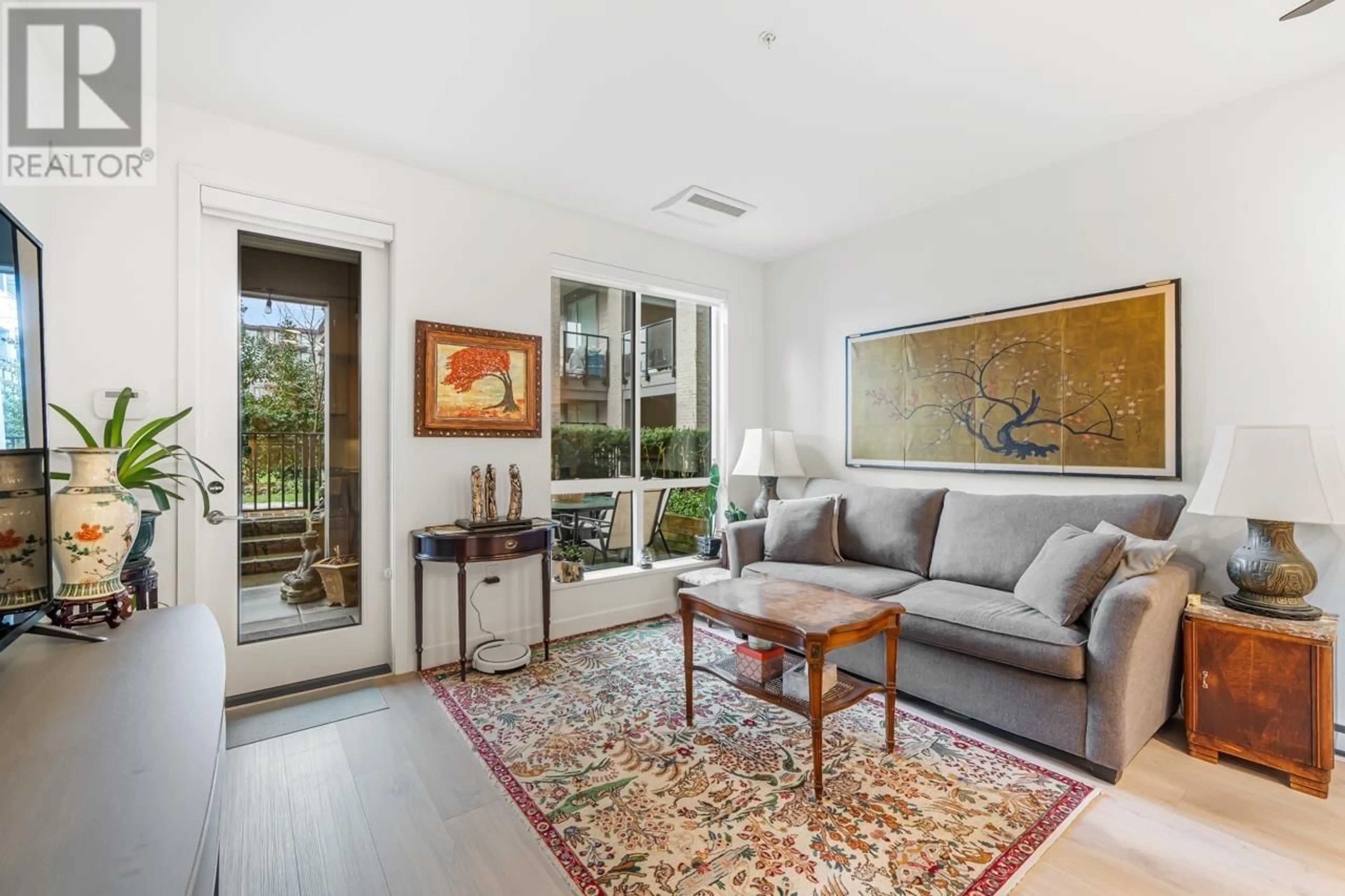 Living room with furniture, unknown for 121 - 7588 16TH STREET, Burnaby British Columbia V3N0H8