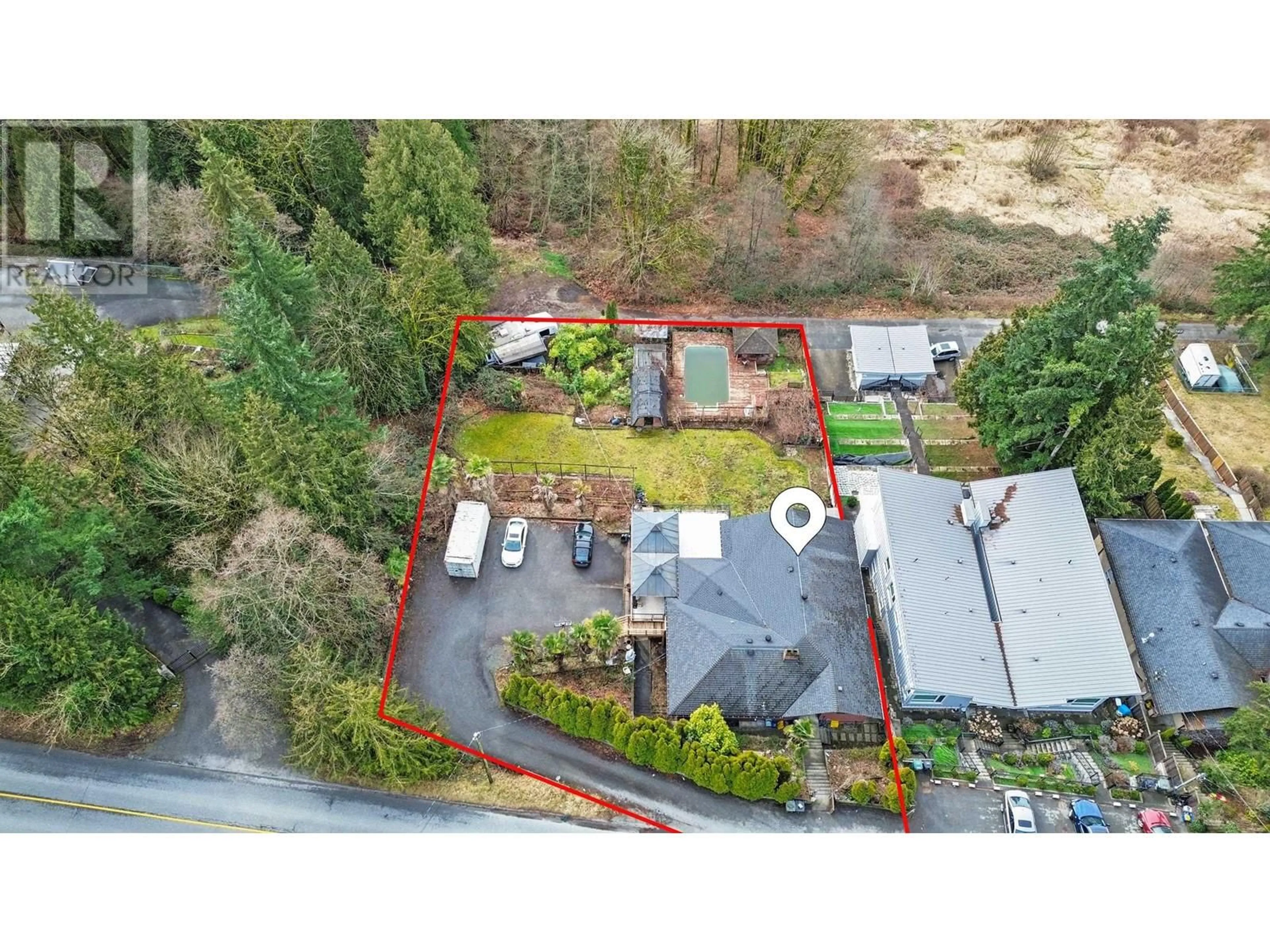 A pic from outside/outdoor area/front of a property/back of a property/a pic from drone, street for 6352 MARINE DRIVE, Burnaby British Columbia V3N2Y3