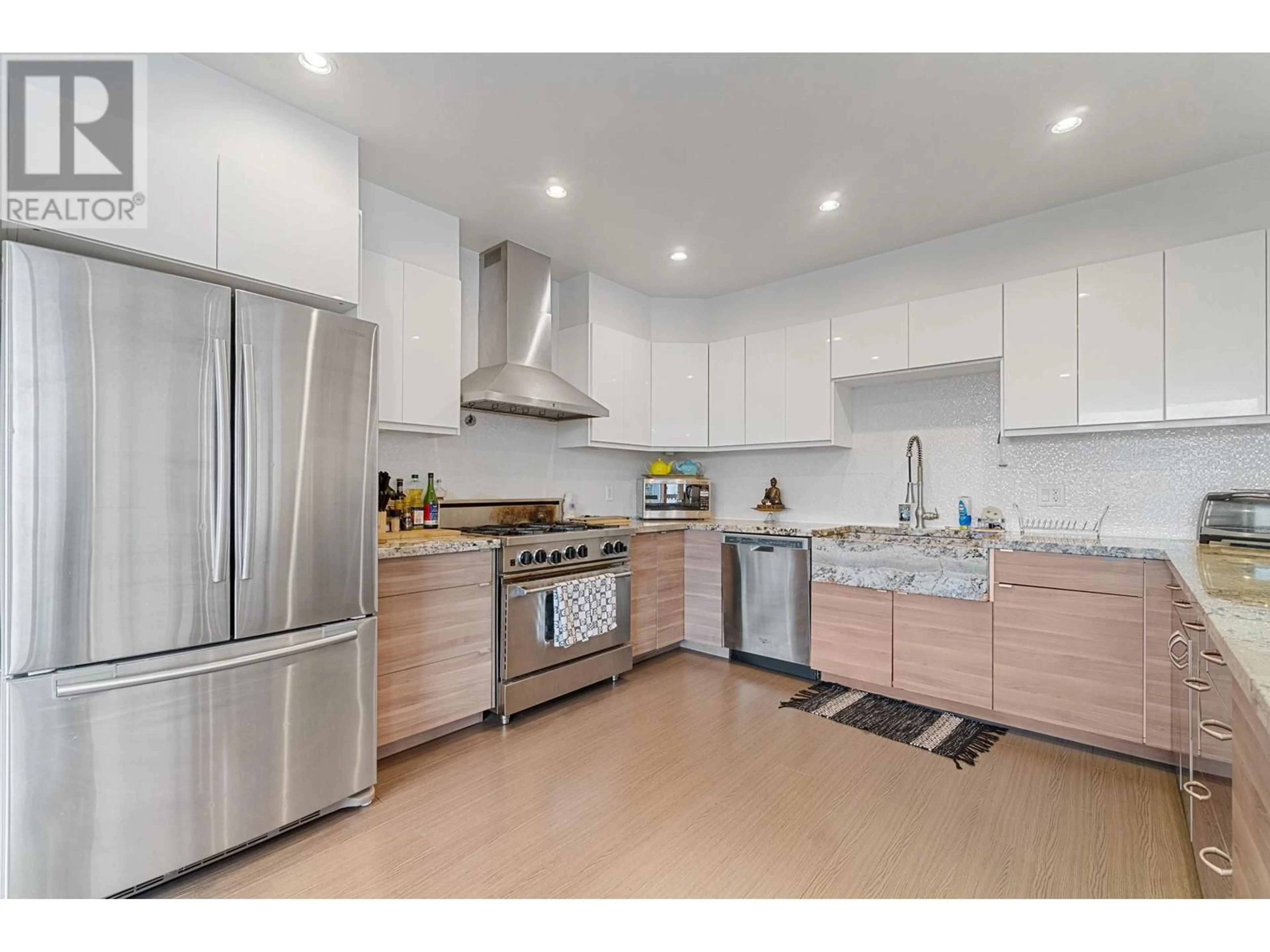 Open concept kitchen, unknown for 6352 MARINE DRIVE, Burnaby British Columbia V3N2Y3