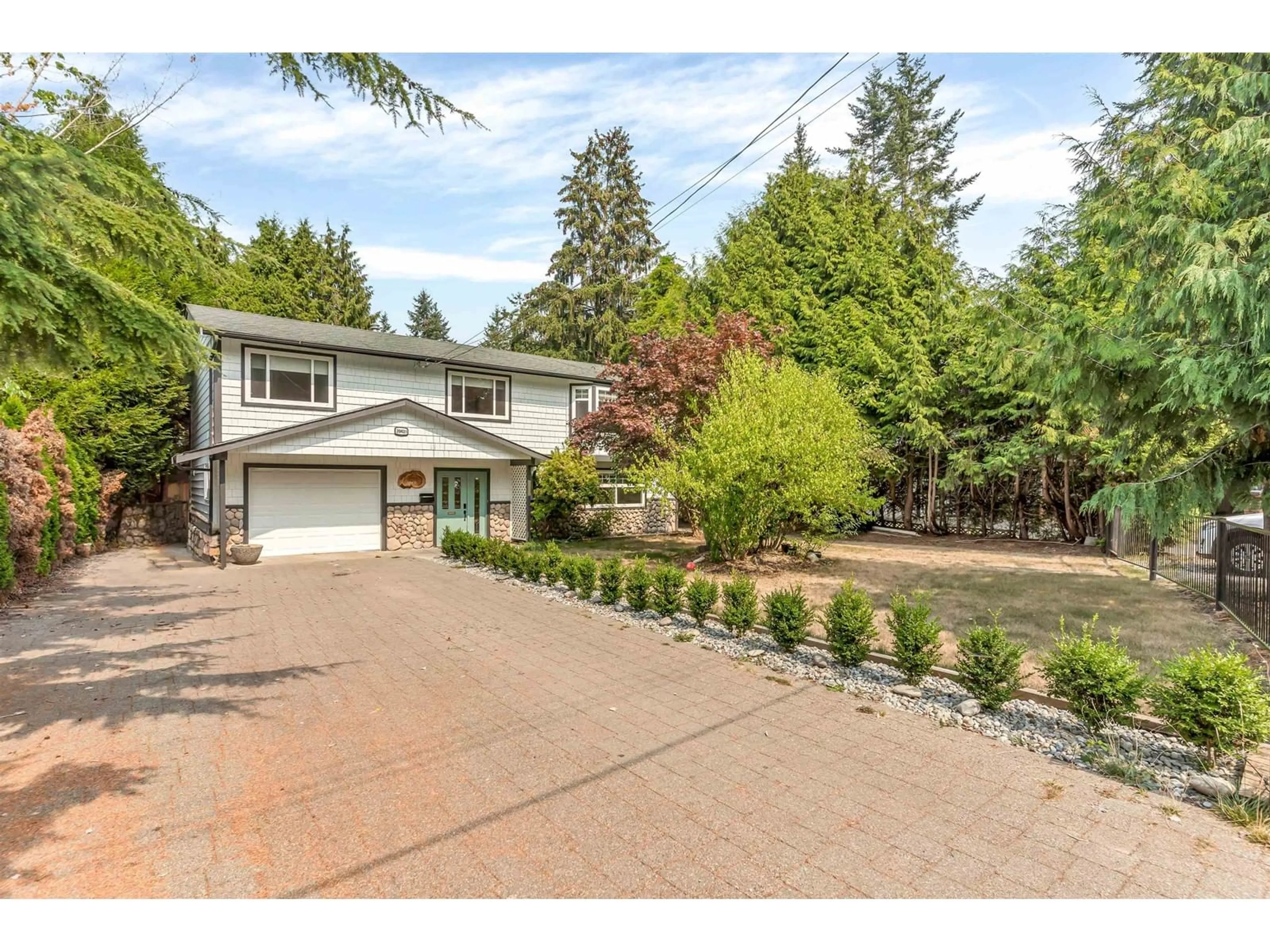 A pic from outside/outdoor area/front of a property/back of a property/a pic from drone, street for 20431 40B AVENUE, Langley British Columbia V3A5M4