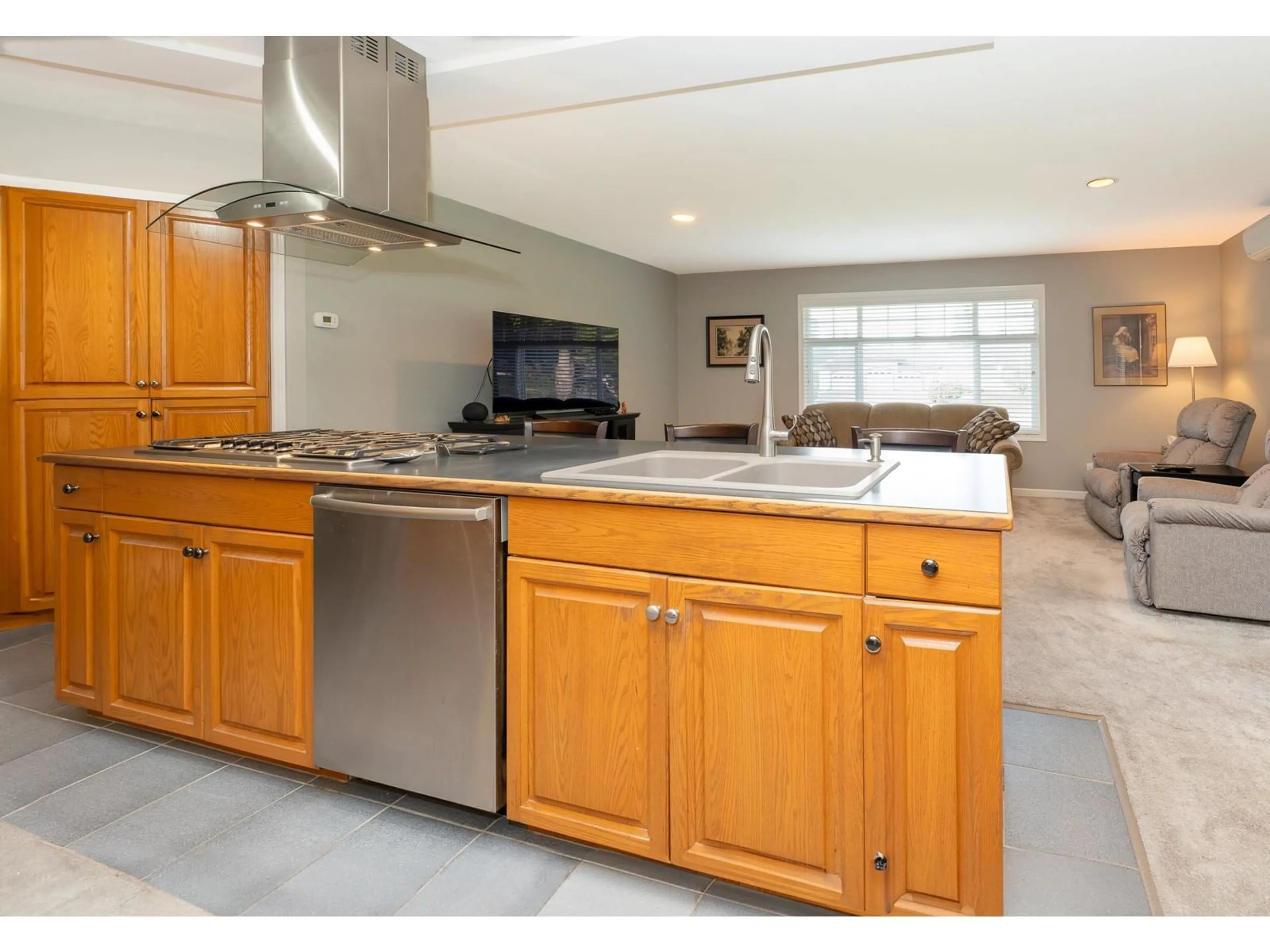 Standard kitchen, ceramic/tile floor for 8862 NEALE DRIVE, Mission British Columbia V4S1A5