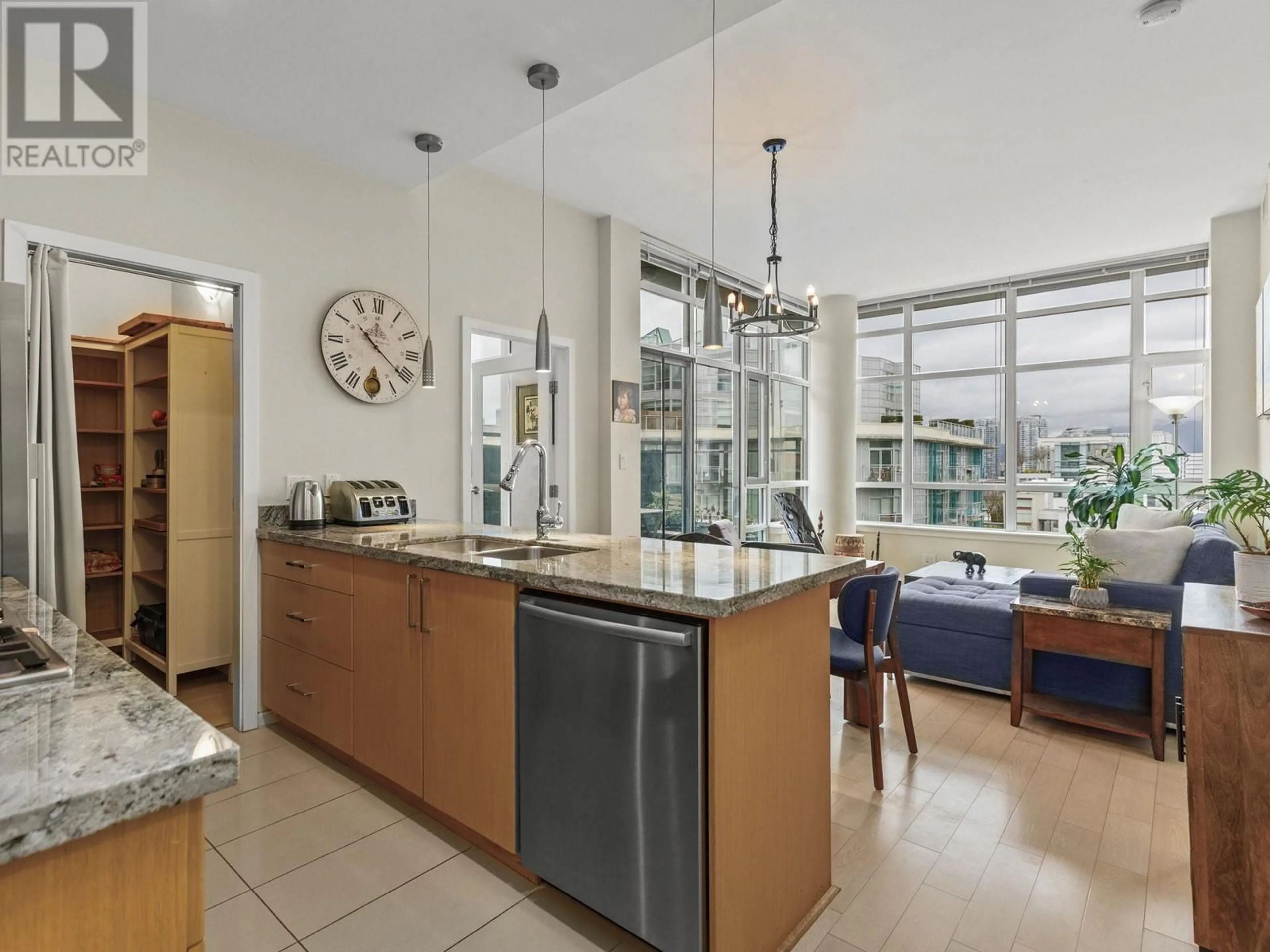 Open concept kitchen, unknown for 901 63 W 2ND AVENUE, Vancouver British Columbia V5Y0G8