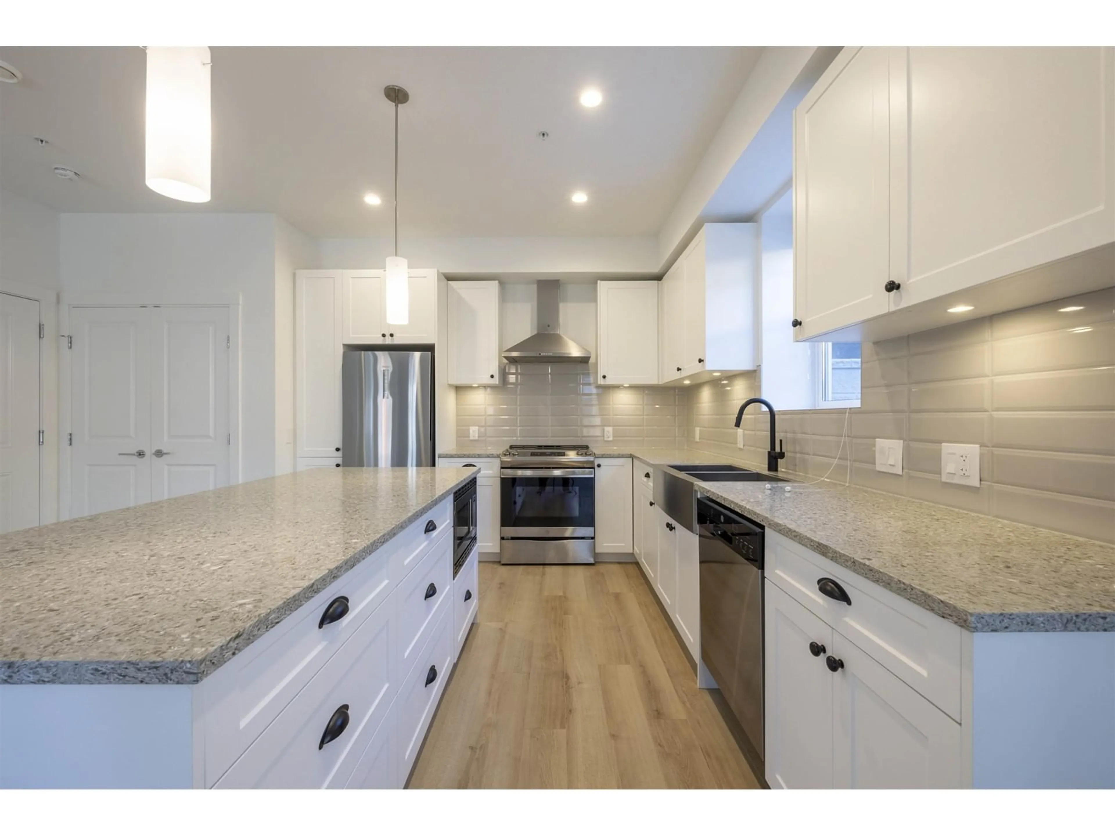 Open concept kitchen, unknown for 12 20487 65 AVENUE, Langley British Columbia V2Y3K8