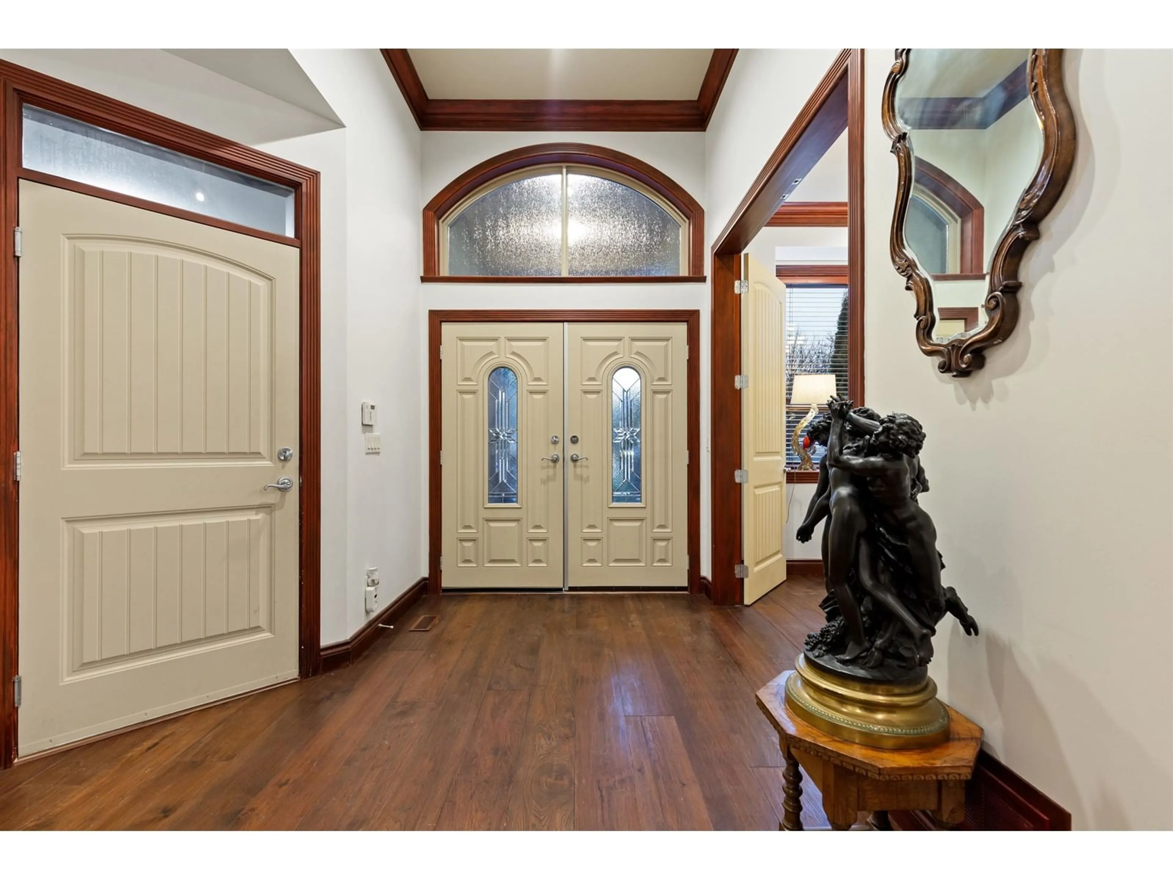 Indoor entryway for 19695 71, Langley British Columbia V2Y2Z7
