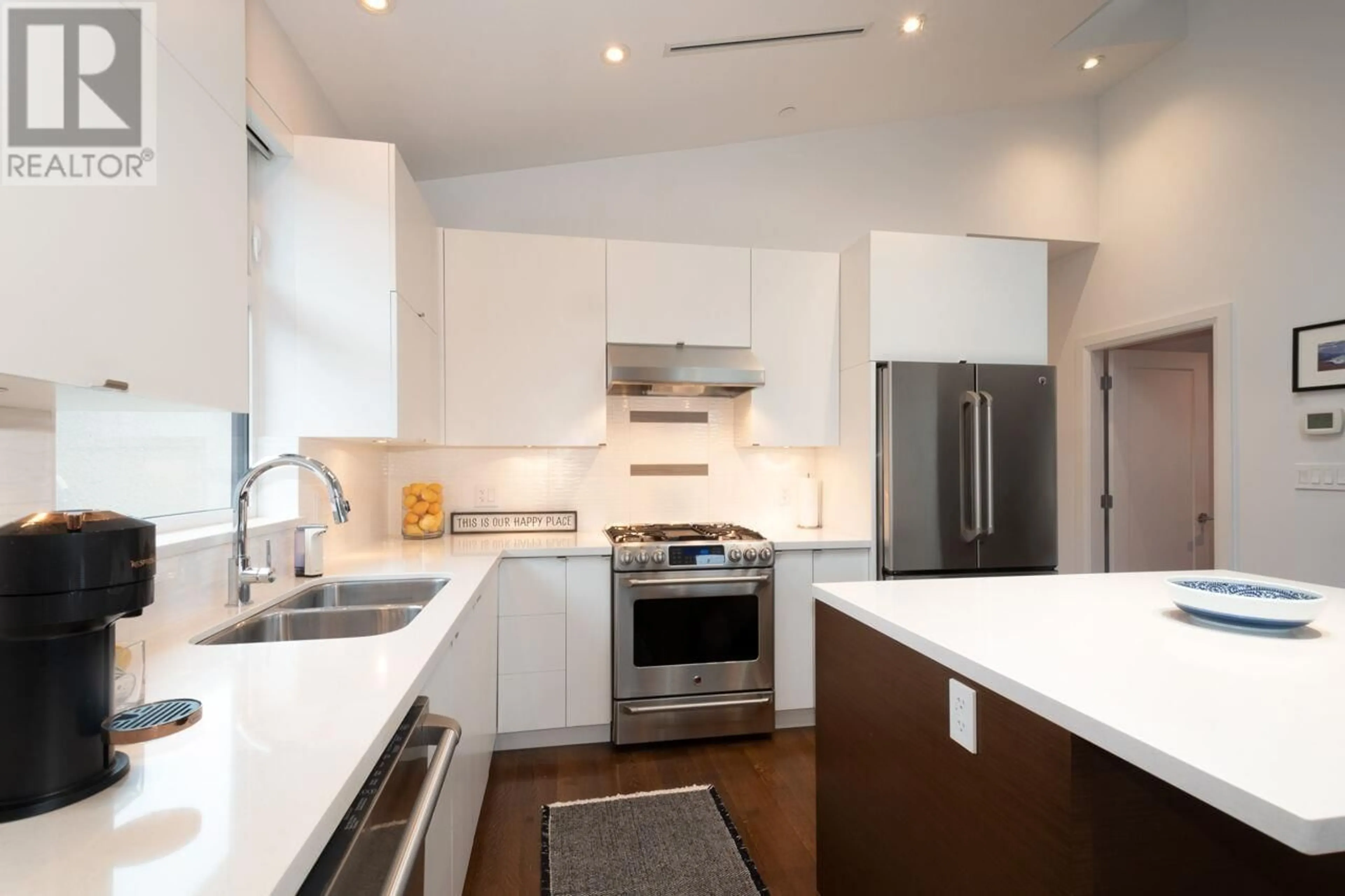 Contemporary kitchen, unknown for 117 W 26TH AVENUE, Vancouver British Columbia V5Y2J6