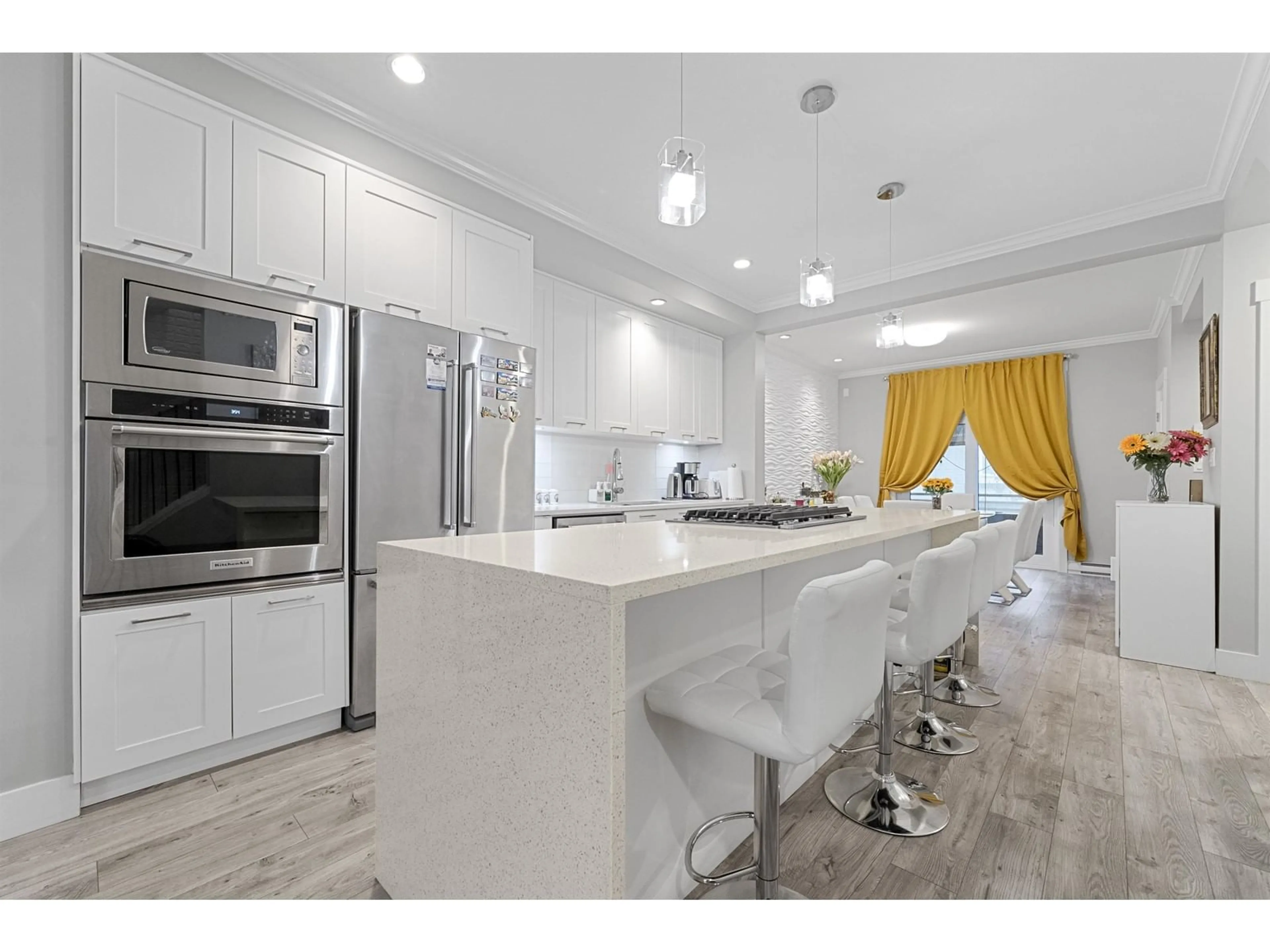 Open concept kitchen, ceramic/tile floor for 17 - 16488 64, Surrey British Columbia V3S6X6