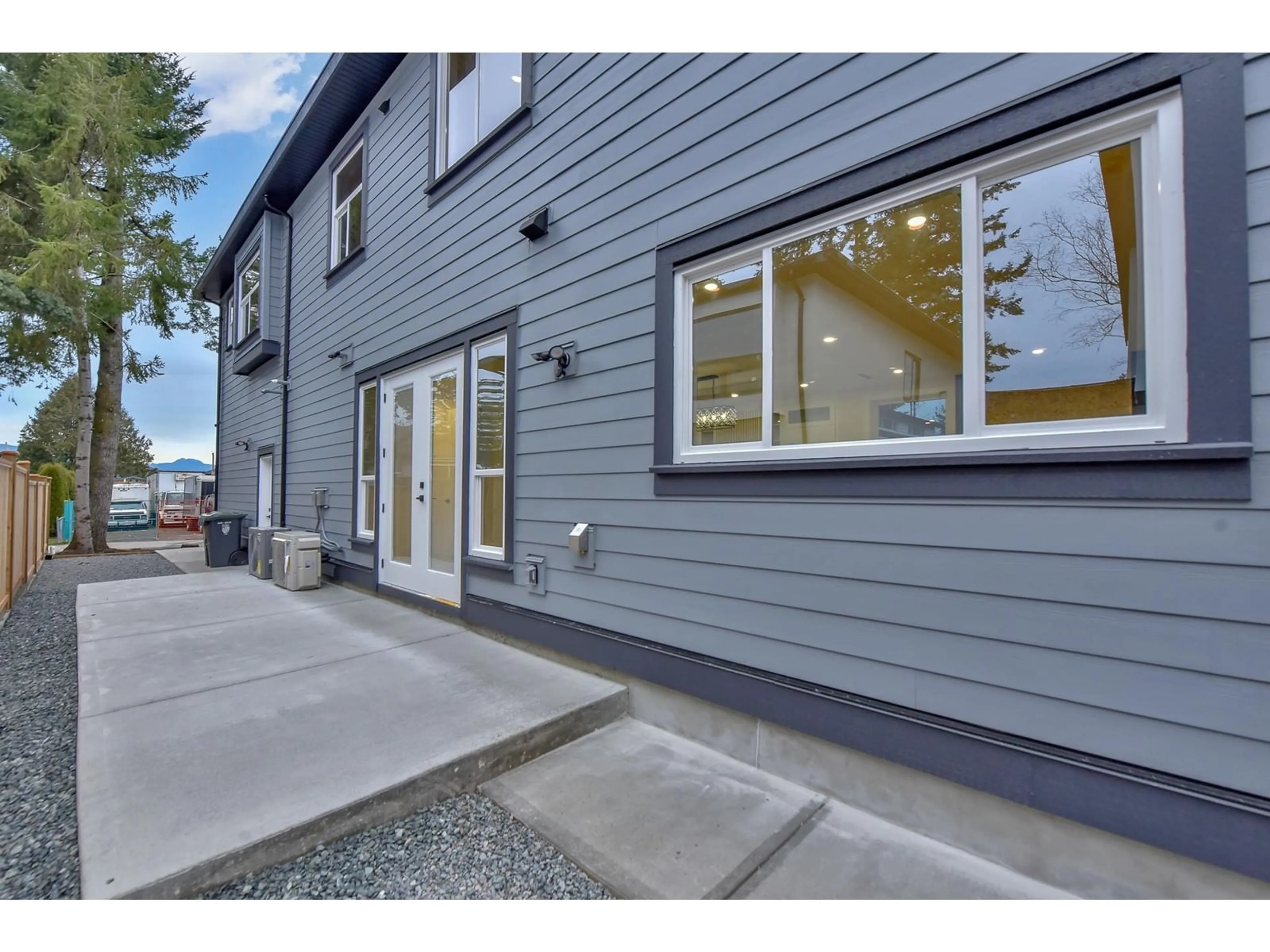 Home with vinyl exterior material, street for 20265 98, Langley British Columbia V1M3E4