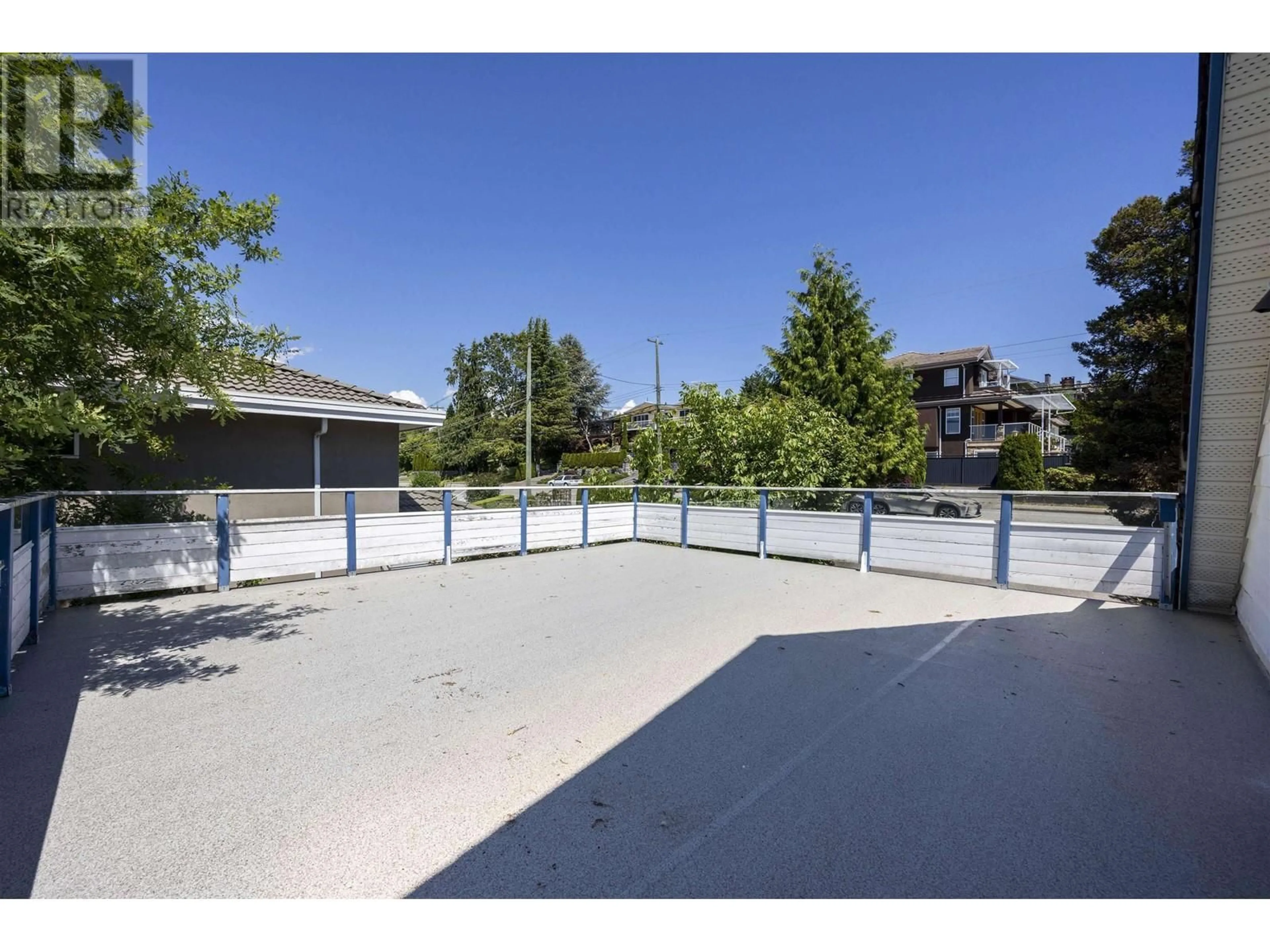 Patio, street for 1277 HOLDOM AVENUE, Burnaby British Columbia V5B3V5