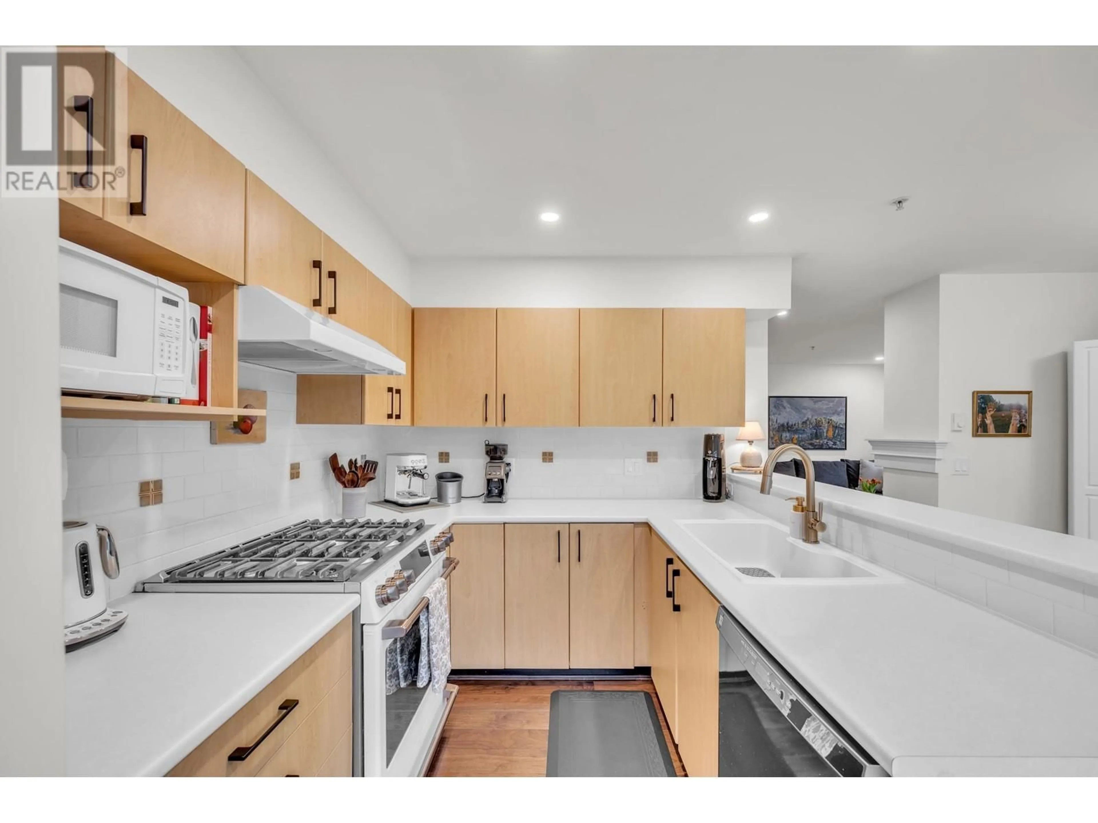 Open concept kitchen, unknown for 219 801 KLAHANIE DRIVE, Port Moody British Columbia V3H5K4