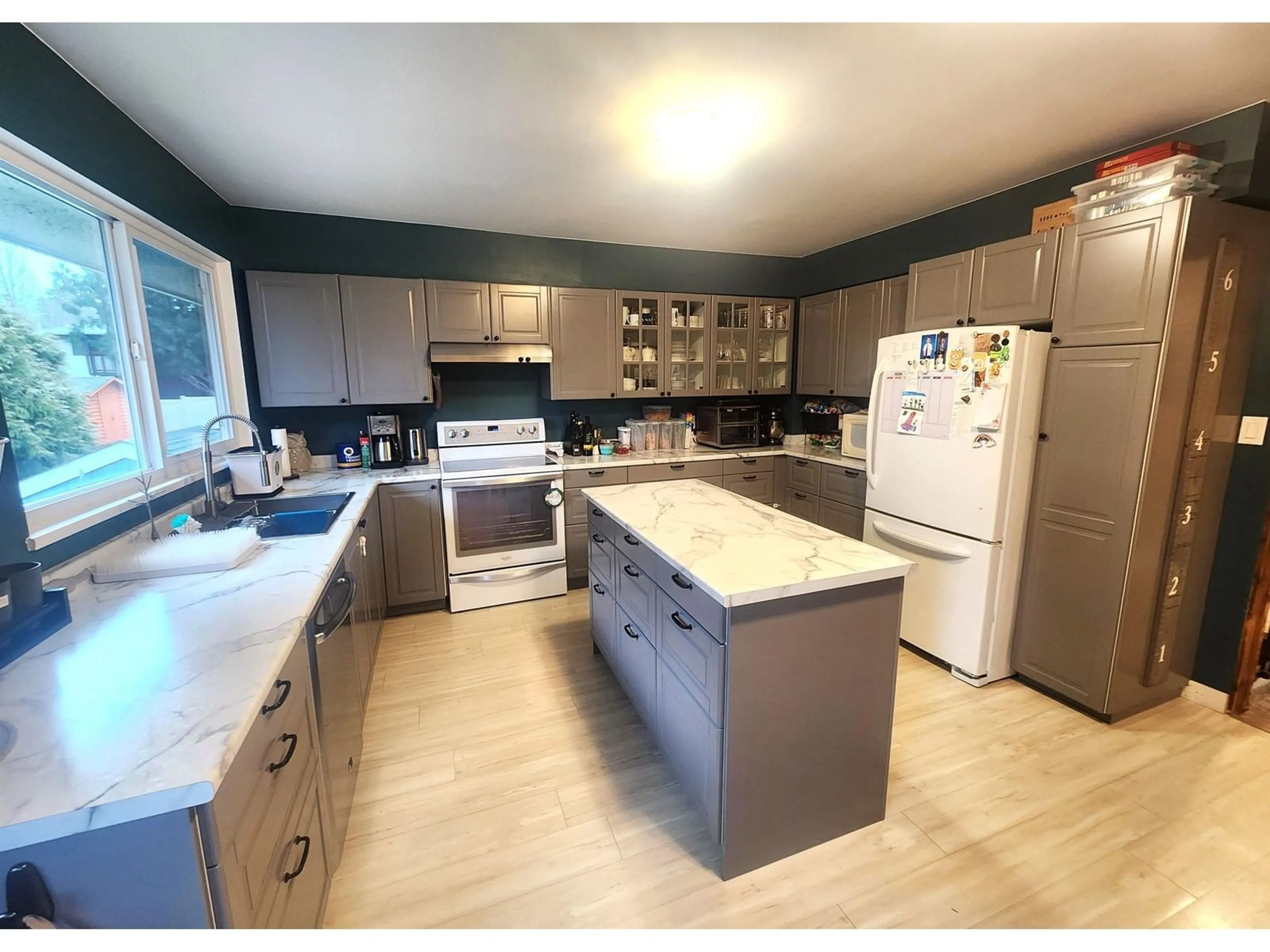 Open concept kitchen, unknown for 11301 KENDALE PLACE, Delta British Columbia V4C3P4