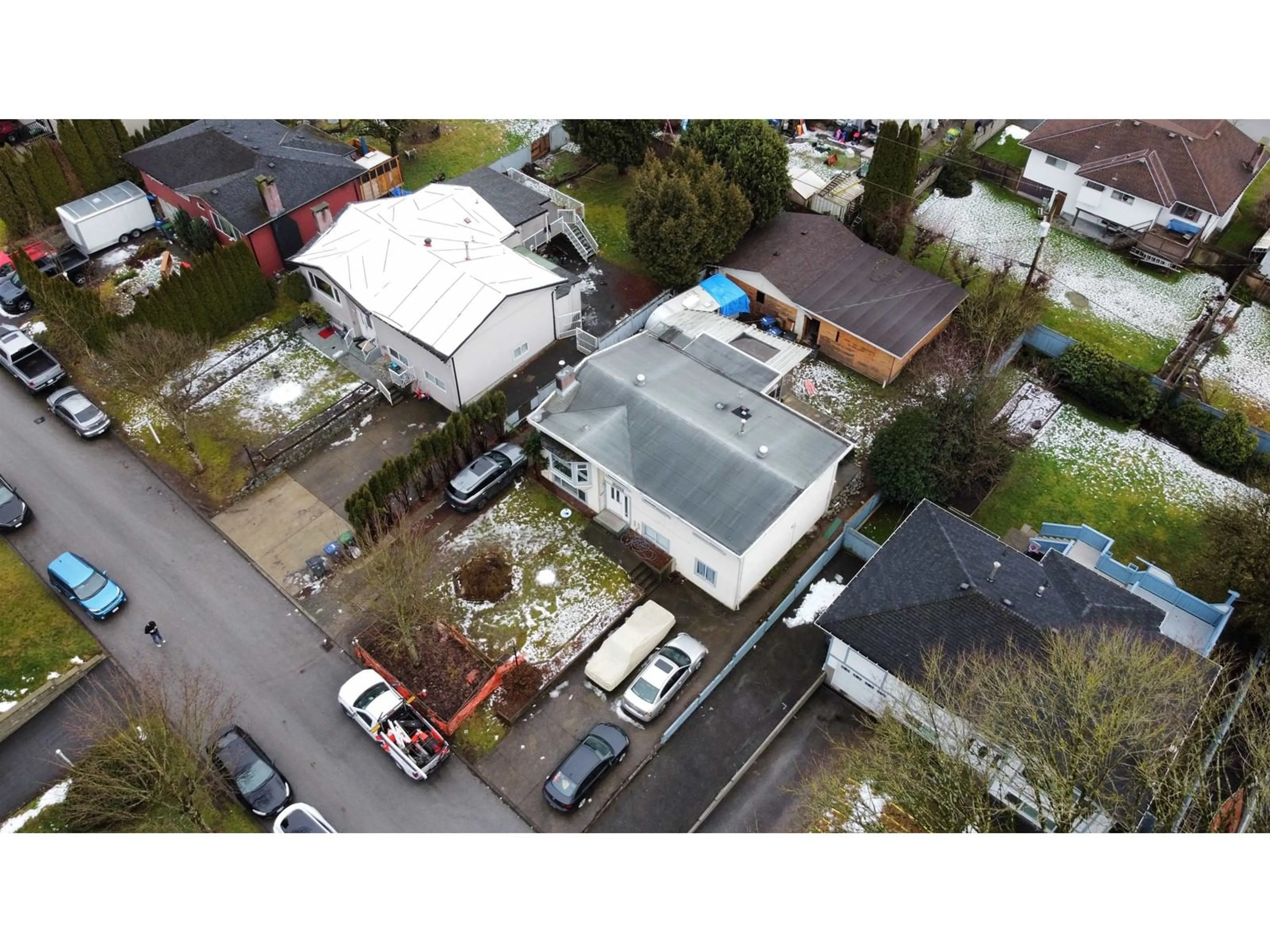 A pic from outside/outdoor area/front of a property/back of a property/a pic from drone, street for 15032 SWALLOW DRIVE, Surrey British Columbia V3R4X2