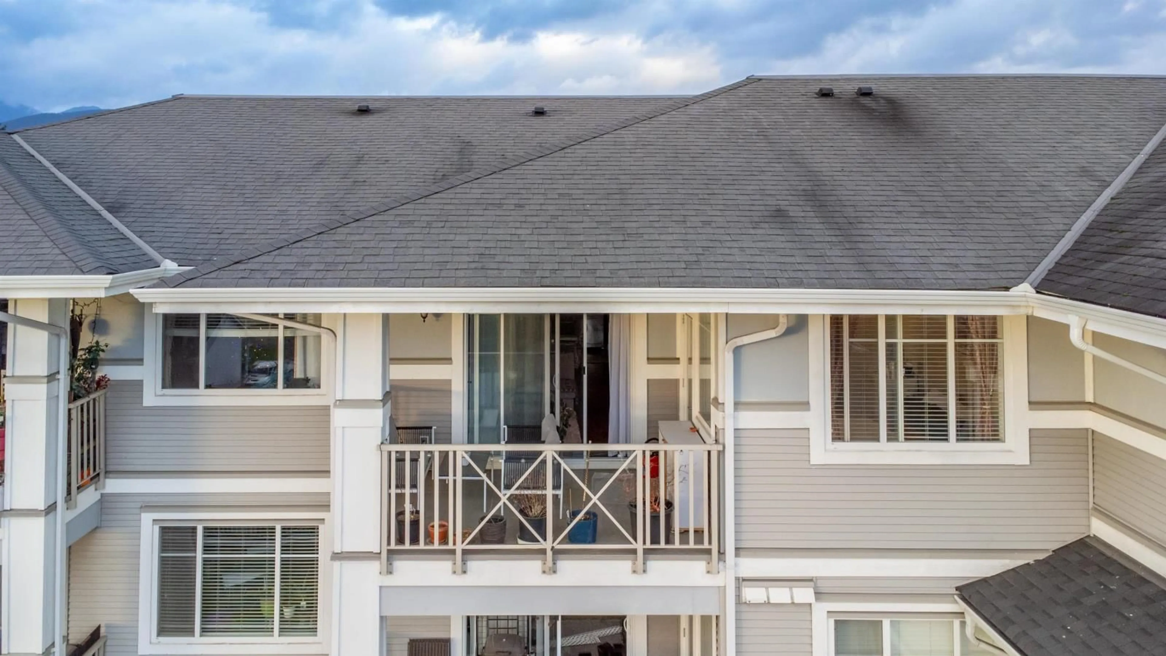 Unknown for 305 46262 FIRST AVENUE|Chilliwack Proper, Chilliwack British Columbia V2P0C3