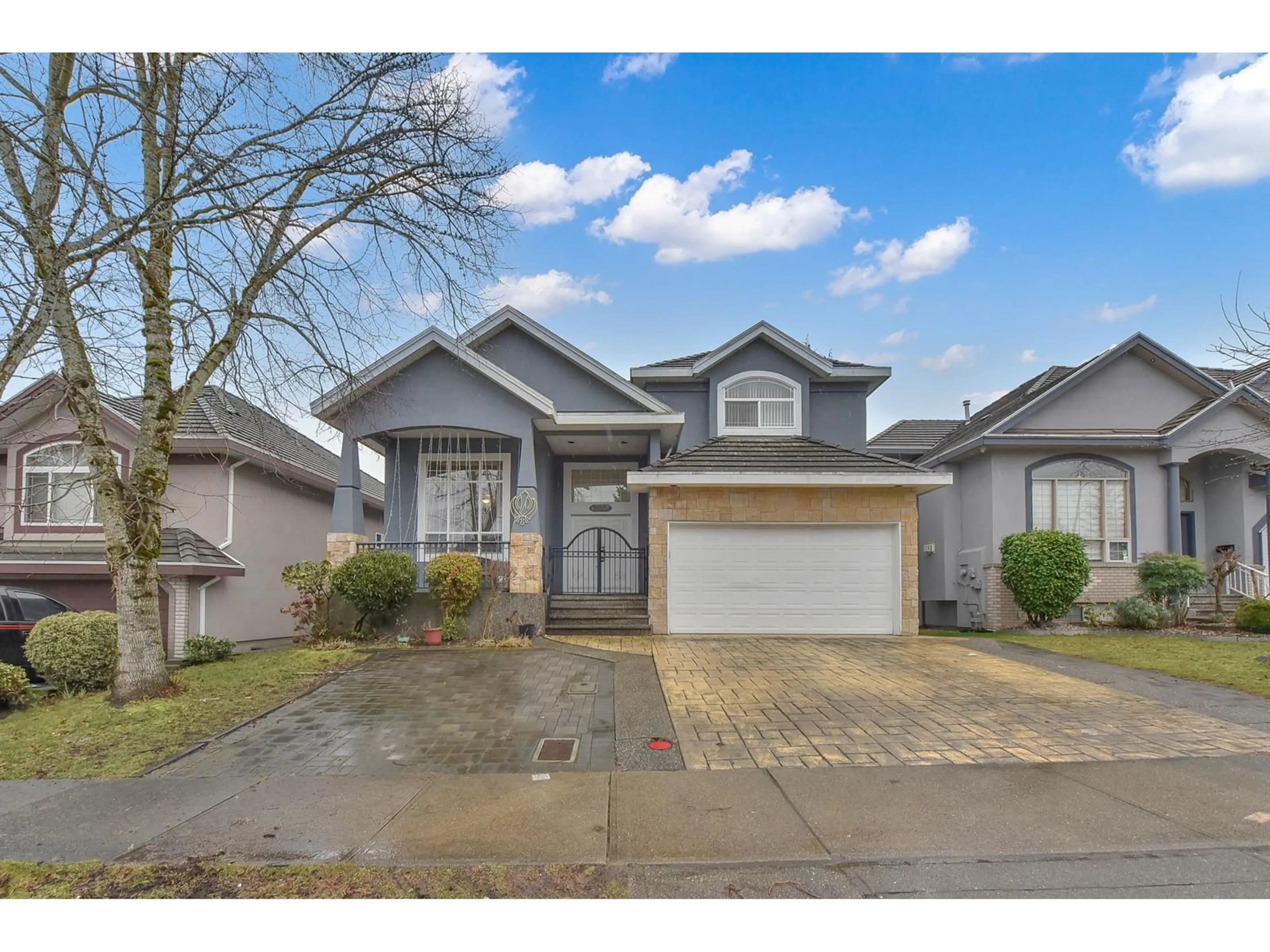 Home with vinyl exterior material, street for 6552 125A STREET, Surrey British Columbia V3W6S9