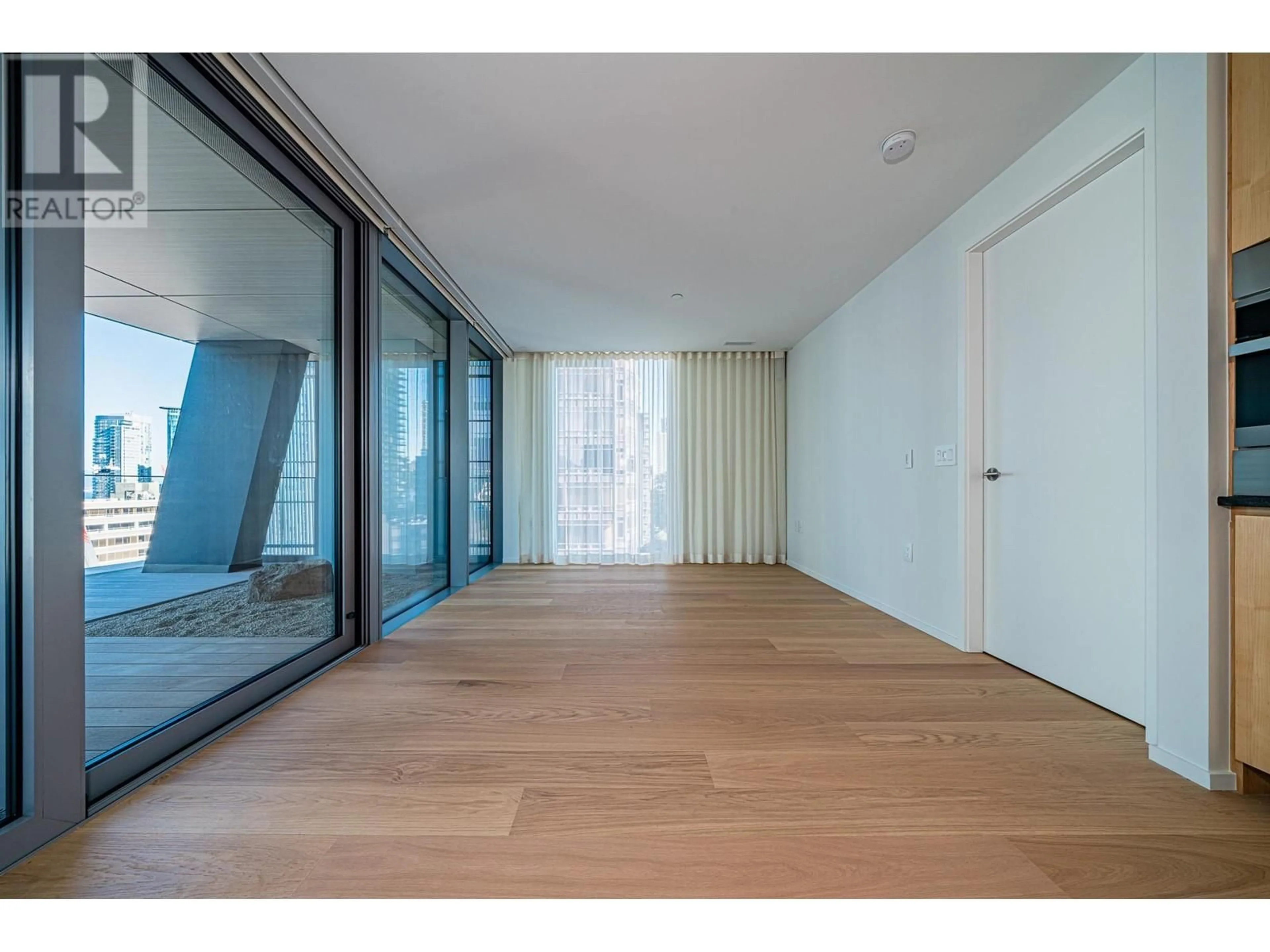 Indoor foyer for 1203 1568 ALBERNI STREET, Vancouver British Columbia V6G0E3