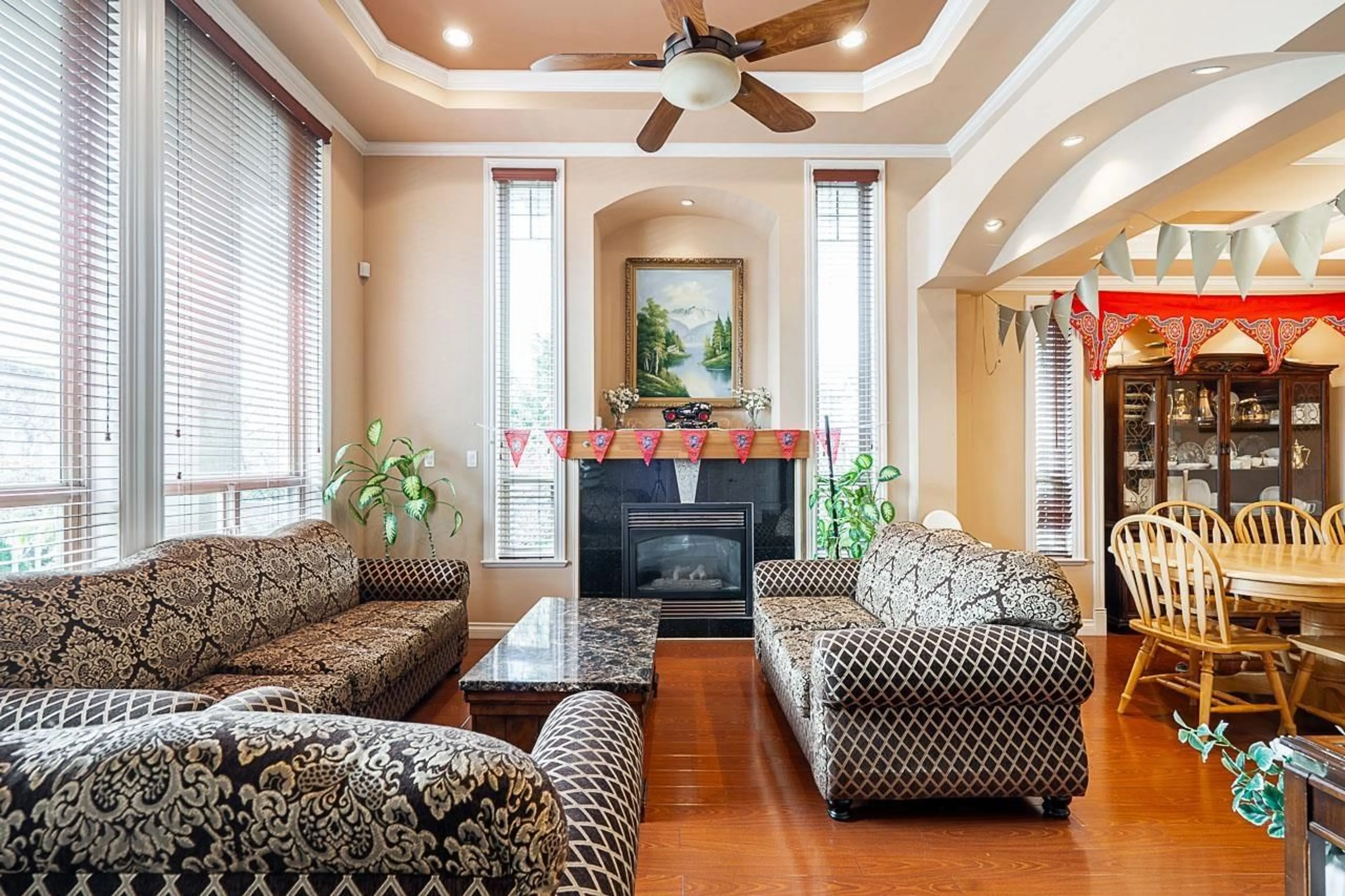 Living room with furniture, unknown for 12705 66, Surrey British Columbia V3W2A9