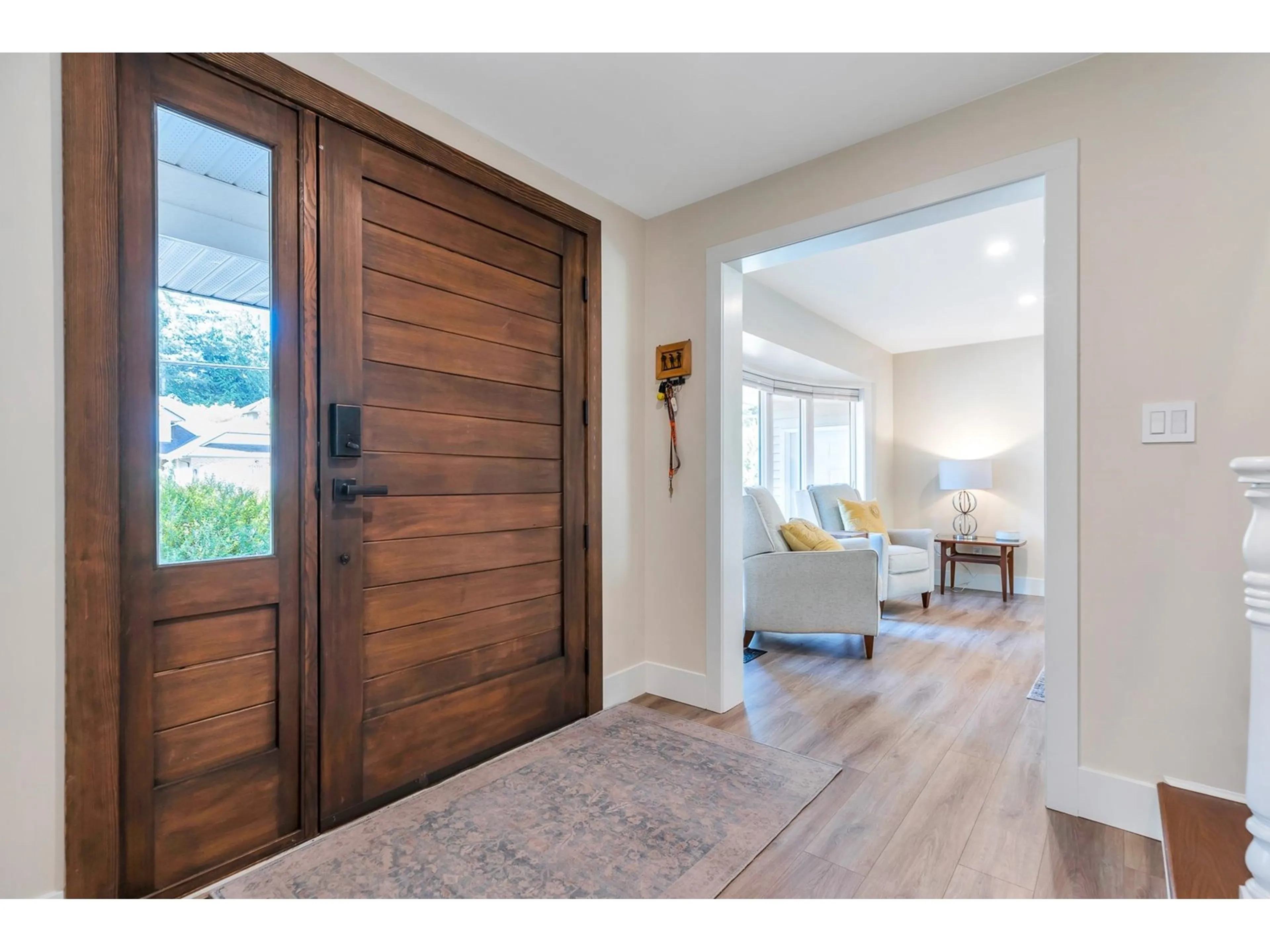 Indoor entryway for 34951 ORCHARD, Abbotsford British Columbia V3G2B4