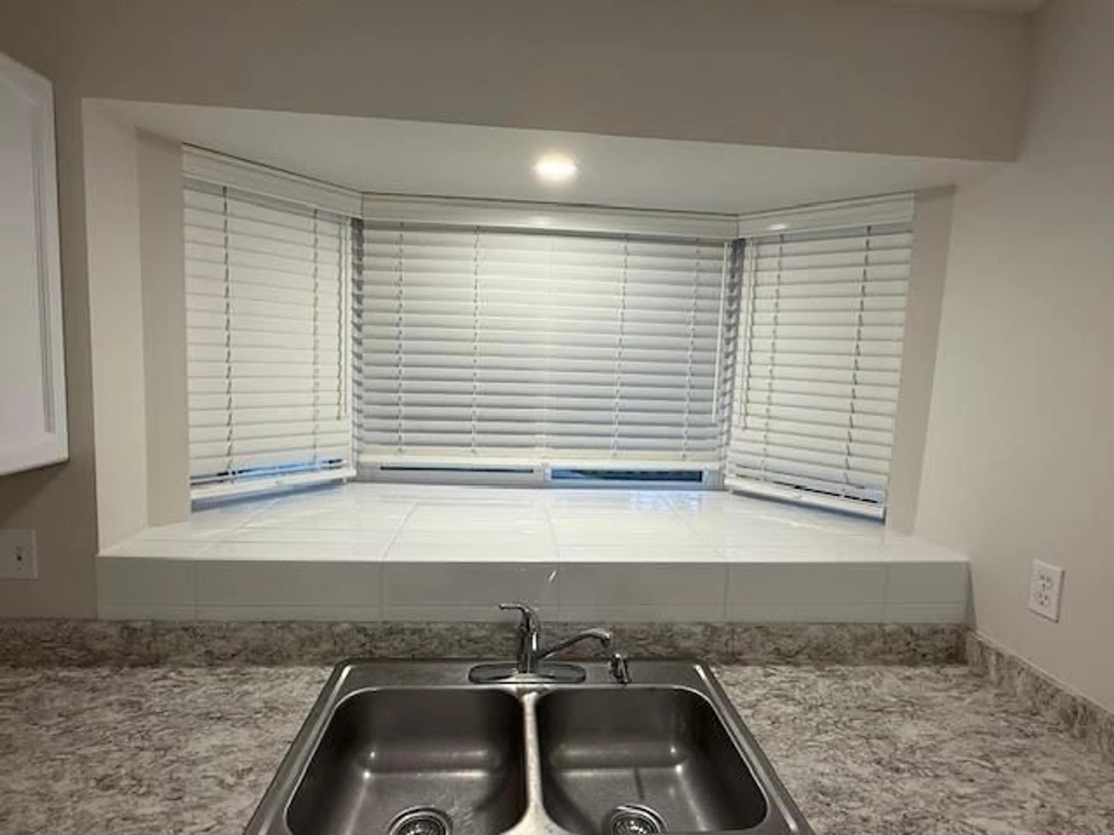 Standard kitchen, unknown for 219 - 2962 TRETHEWEY, Abbotsford British Columbia V2T4M3