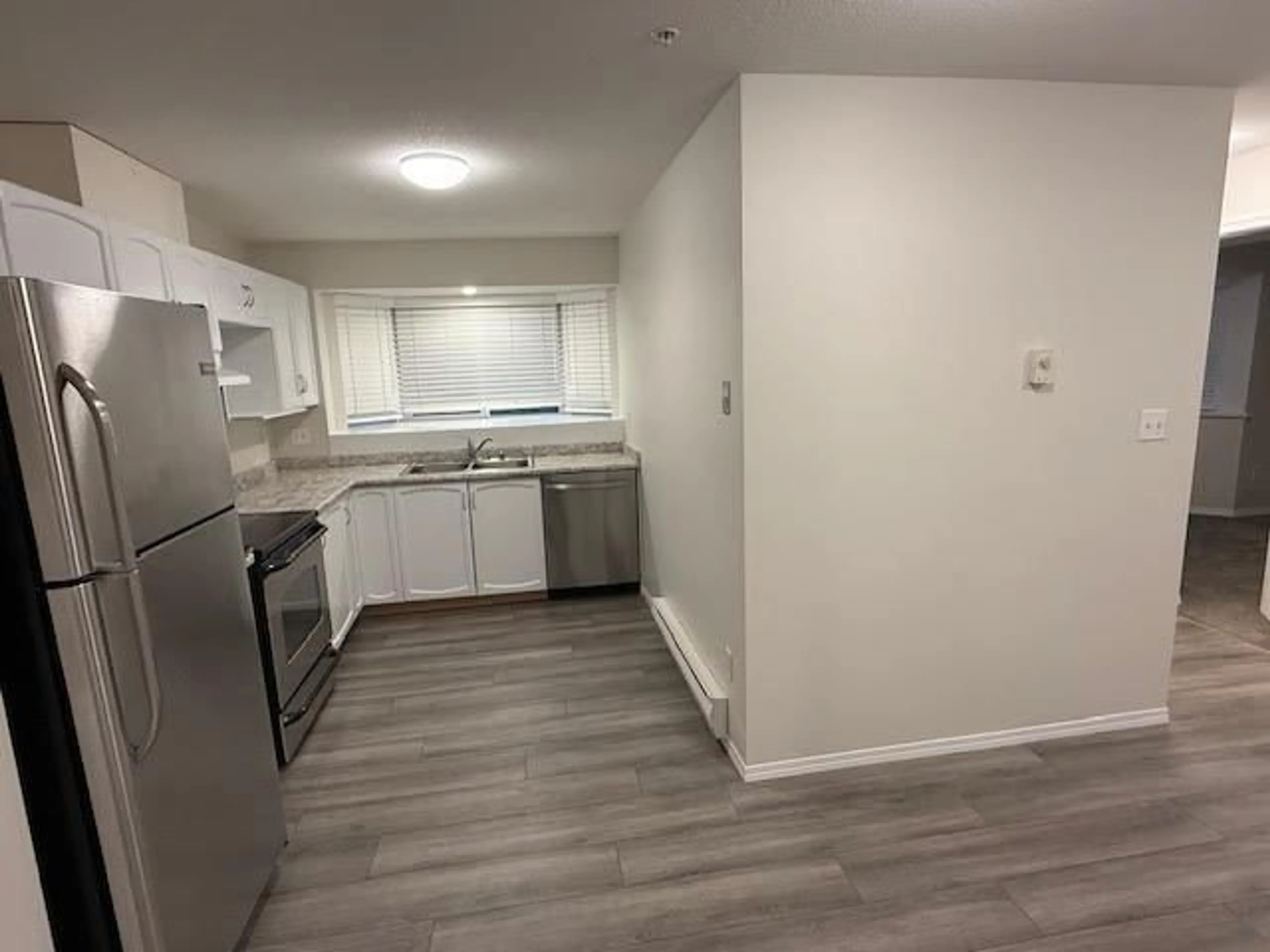 Standard kitchen, unknown for 219 - 2962 TRETHEWEY, Abbotsford British Columbia V2T4M3