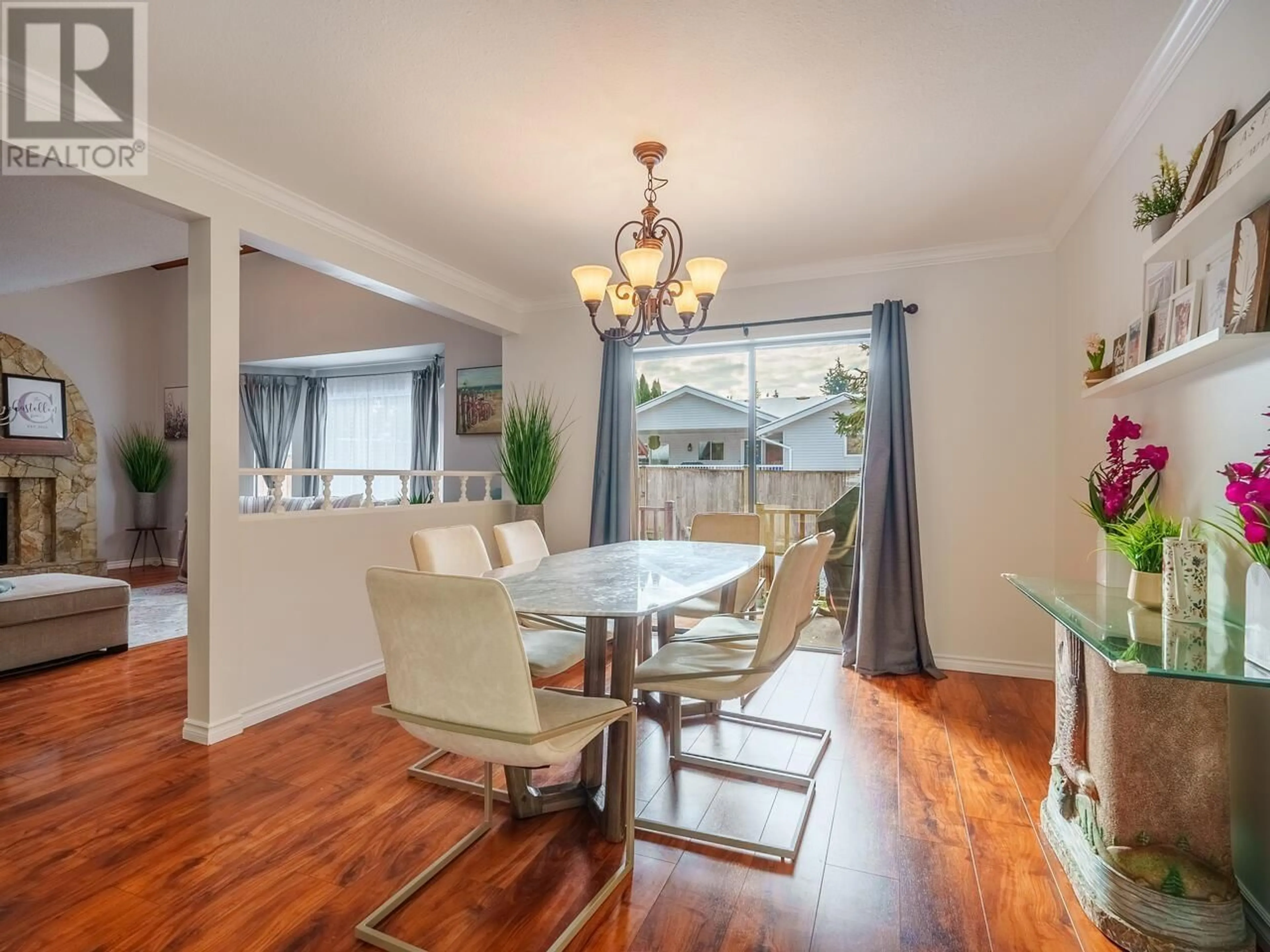 Dining room, wood/laminate floor for 1042 VICTORIA DRIVE, Port Coquitlam British Columbia V3B2T9
