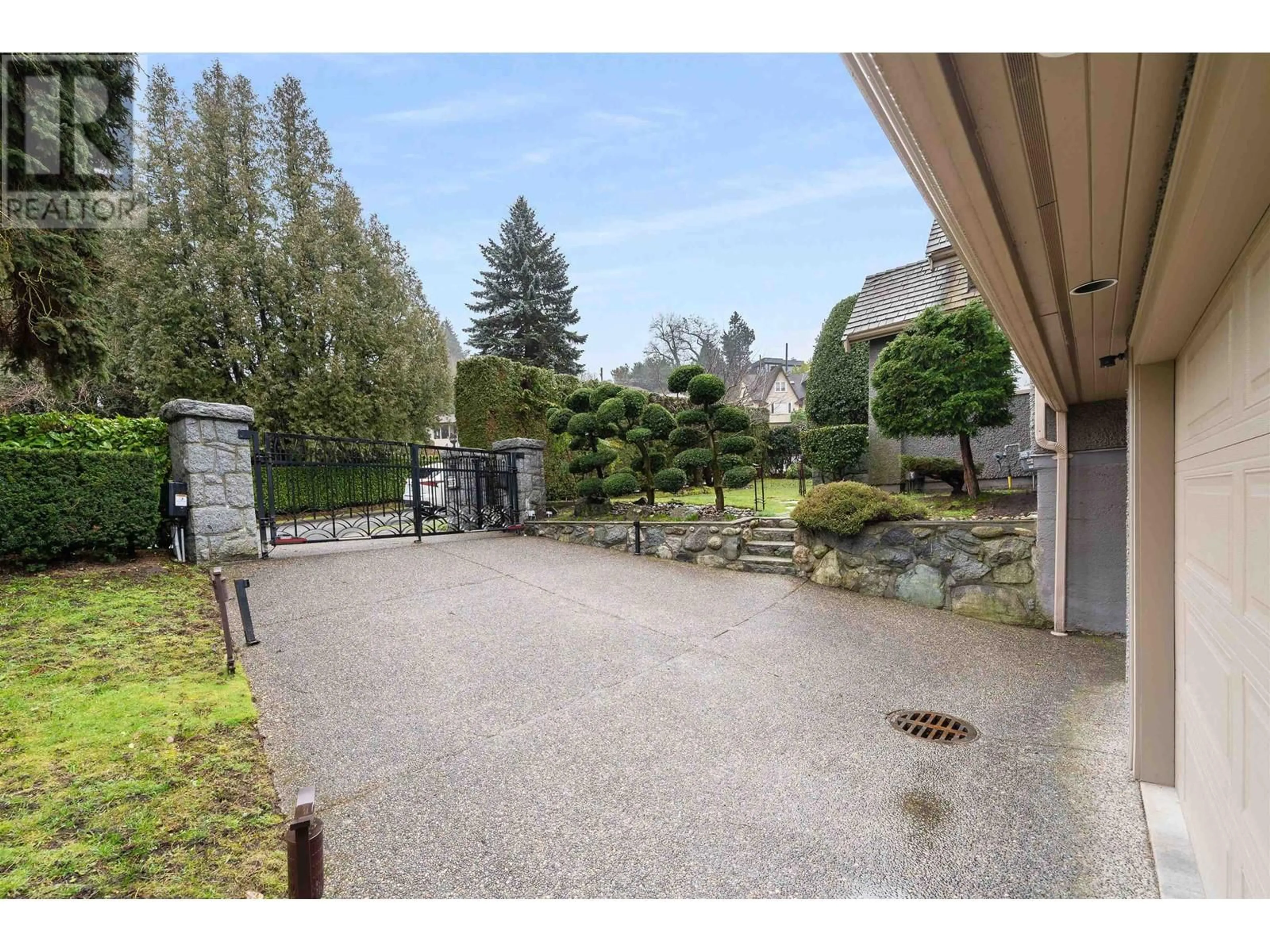 Patio, street for 1957 ASPEN AVENUE, Vancouver British Columbia V6M1E5