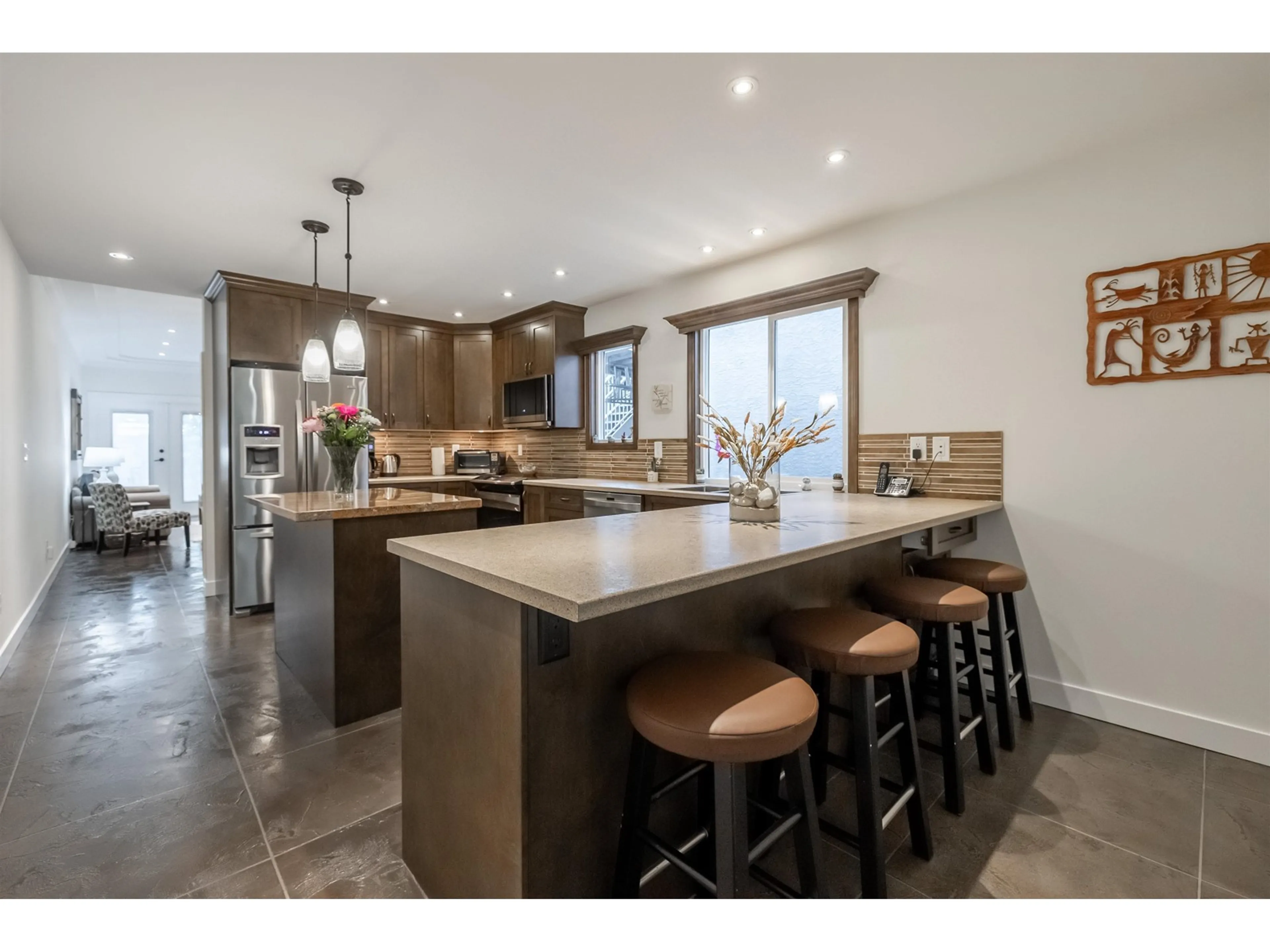 Open concept kitchen, unknown for 859 HABGOOD, White Rock British Columbia V4B4W4