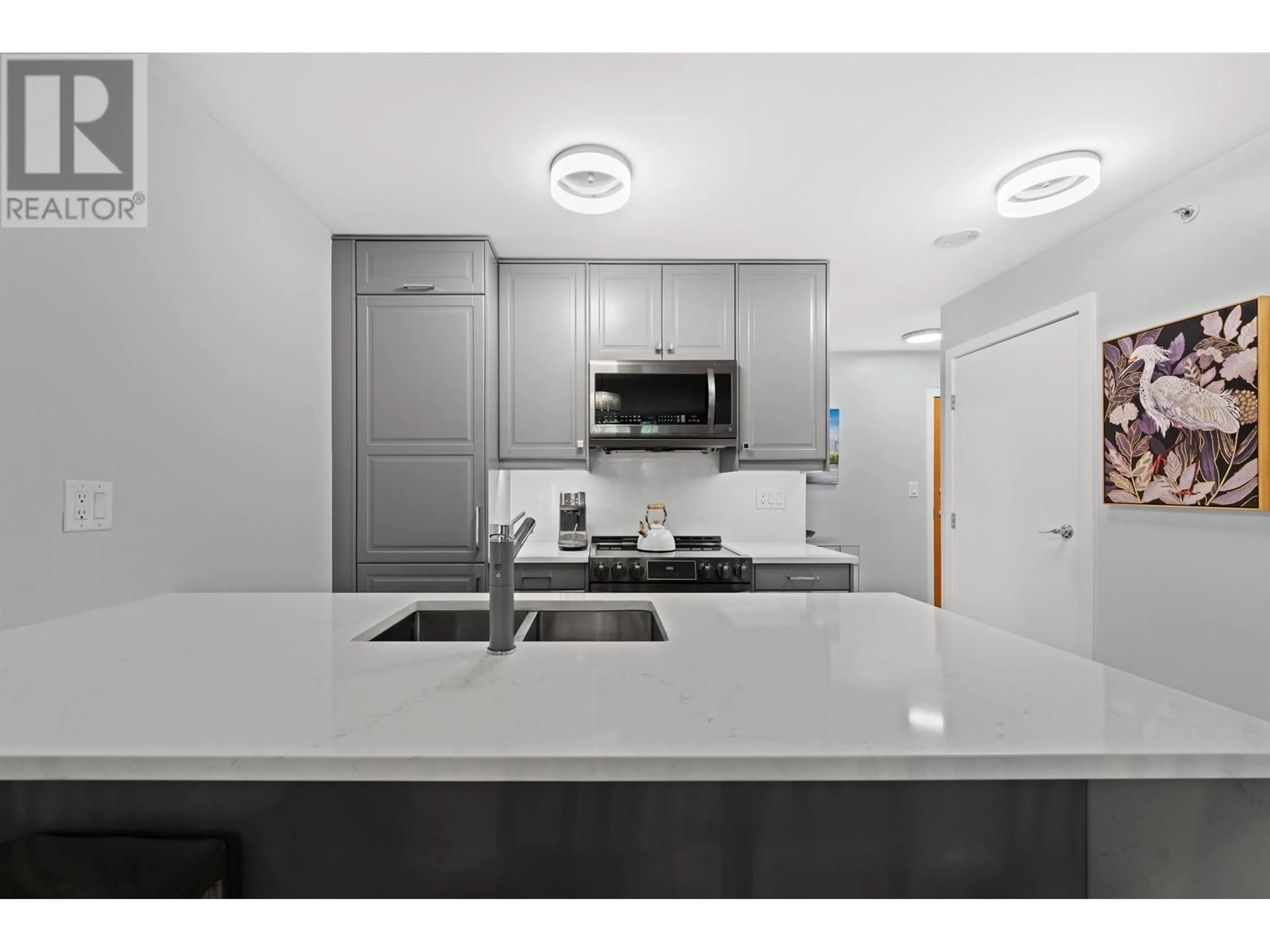 Standard kitchen, unknown for 410 909 MAINLAND STREET, Vancouver British Columbia V6B1S3