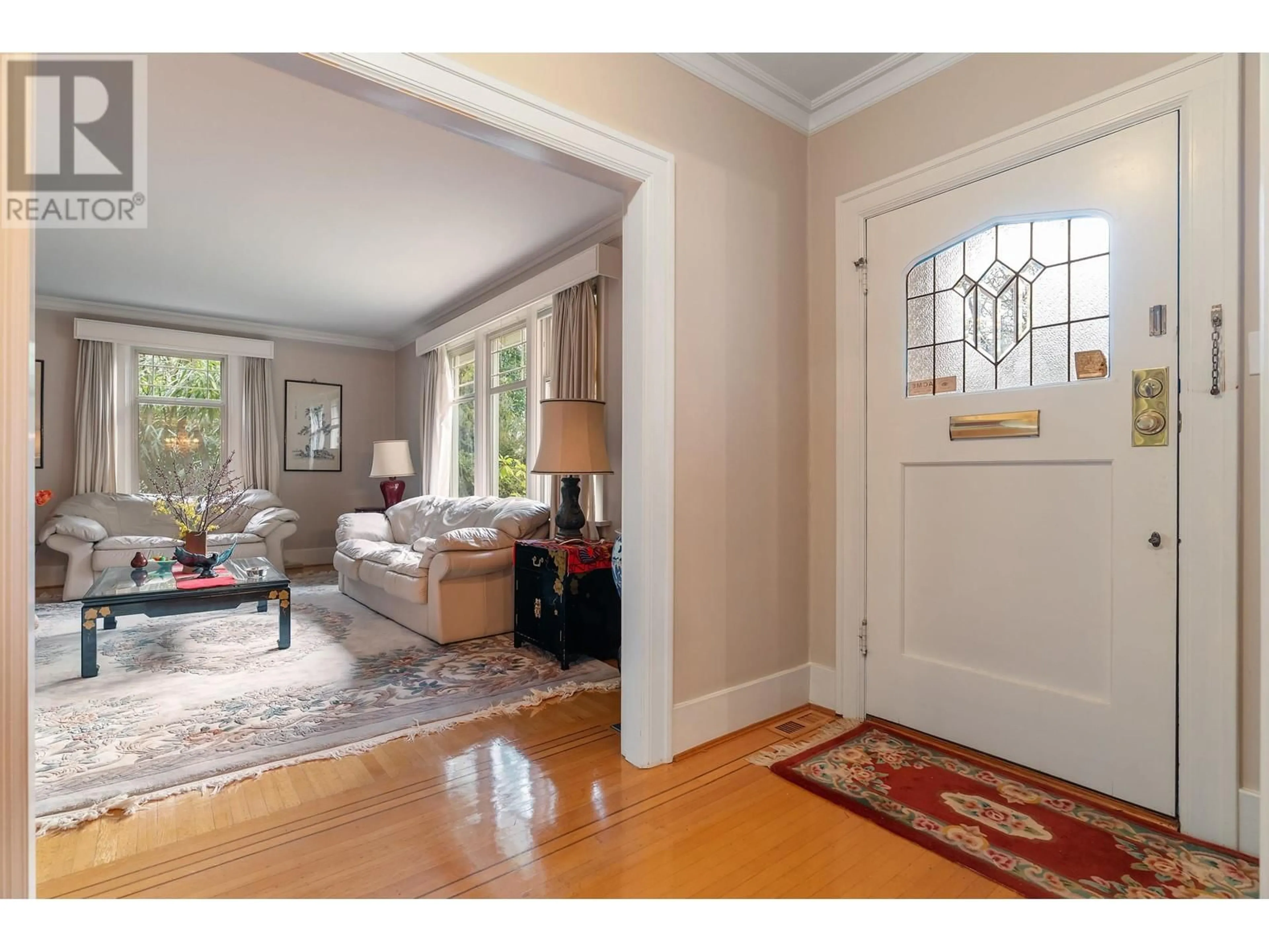 Indoor entryway for 6388 CHURCHILL STREET, Vancouver British Columbia V6M3H9