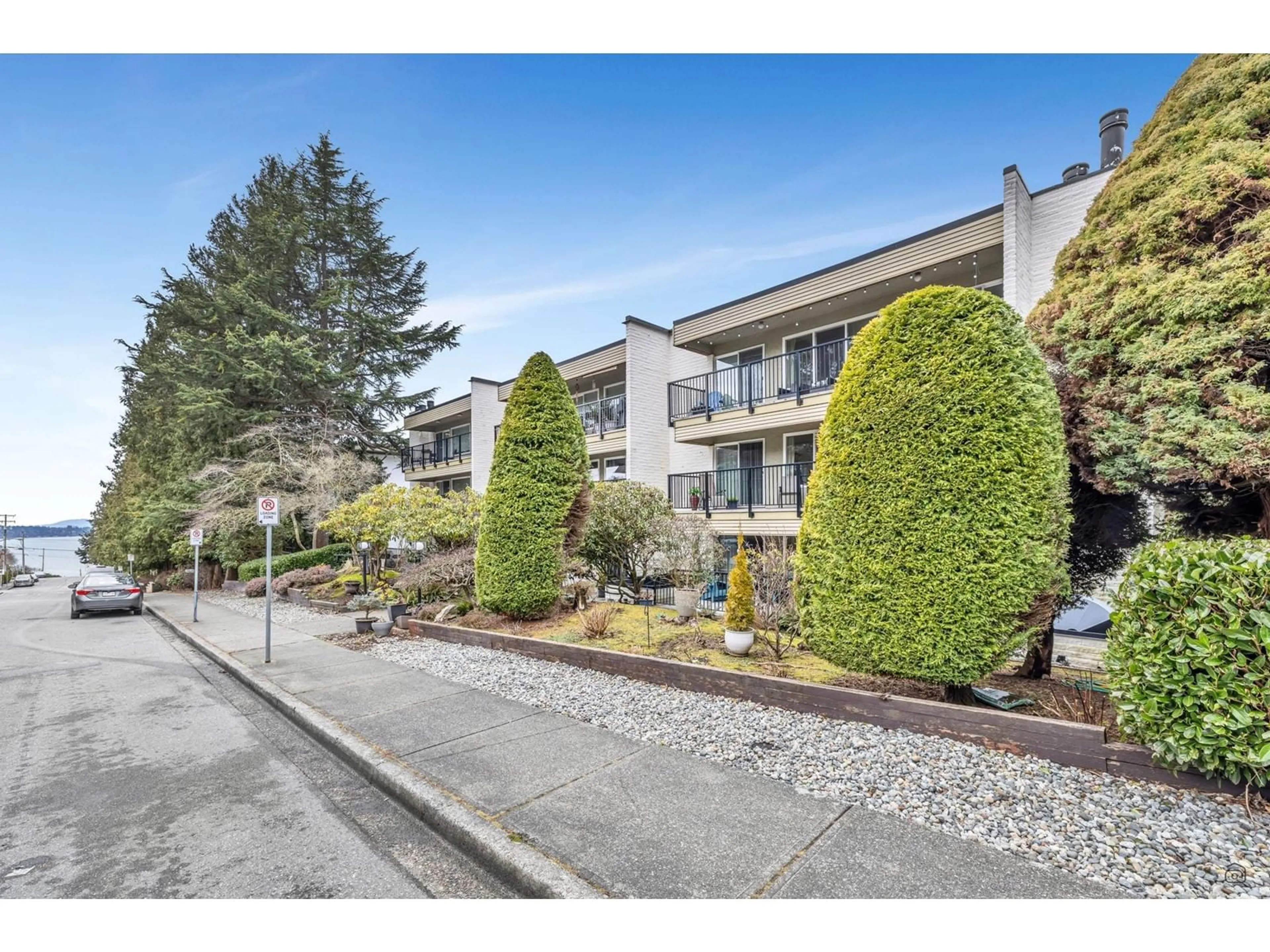 A pic from outside/outdoor area/front of a property/back of a property/a pic from drone, street for 205 1351 MARTIN STREET, White Rock British Columbia V4B3W6