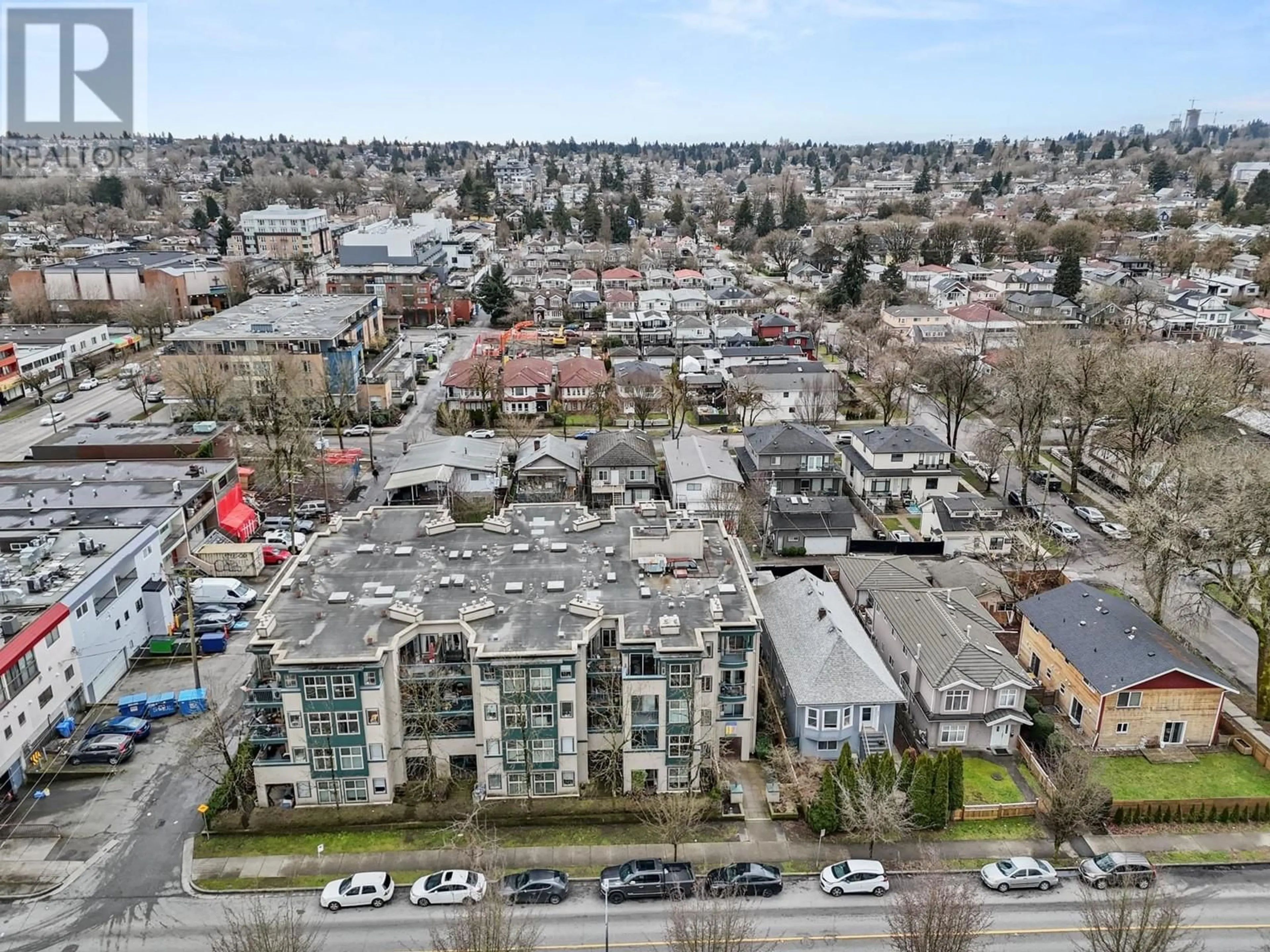 A pic from outside/outdoor area/front of a property/back of a property/a pic from drone, city buildings view from balcony for 206 - 688 16TH AVENUE, Vancouver British Columbia V5T2V4