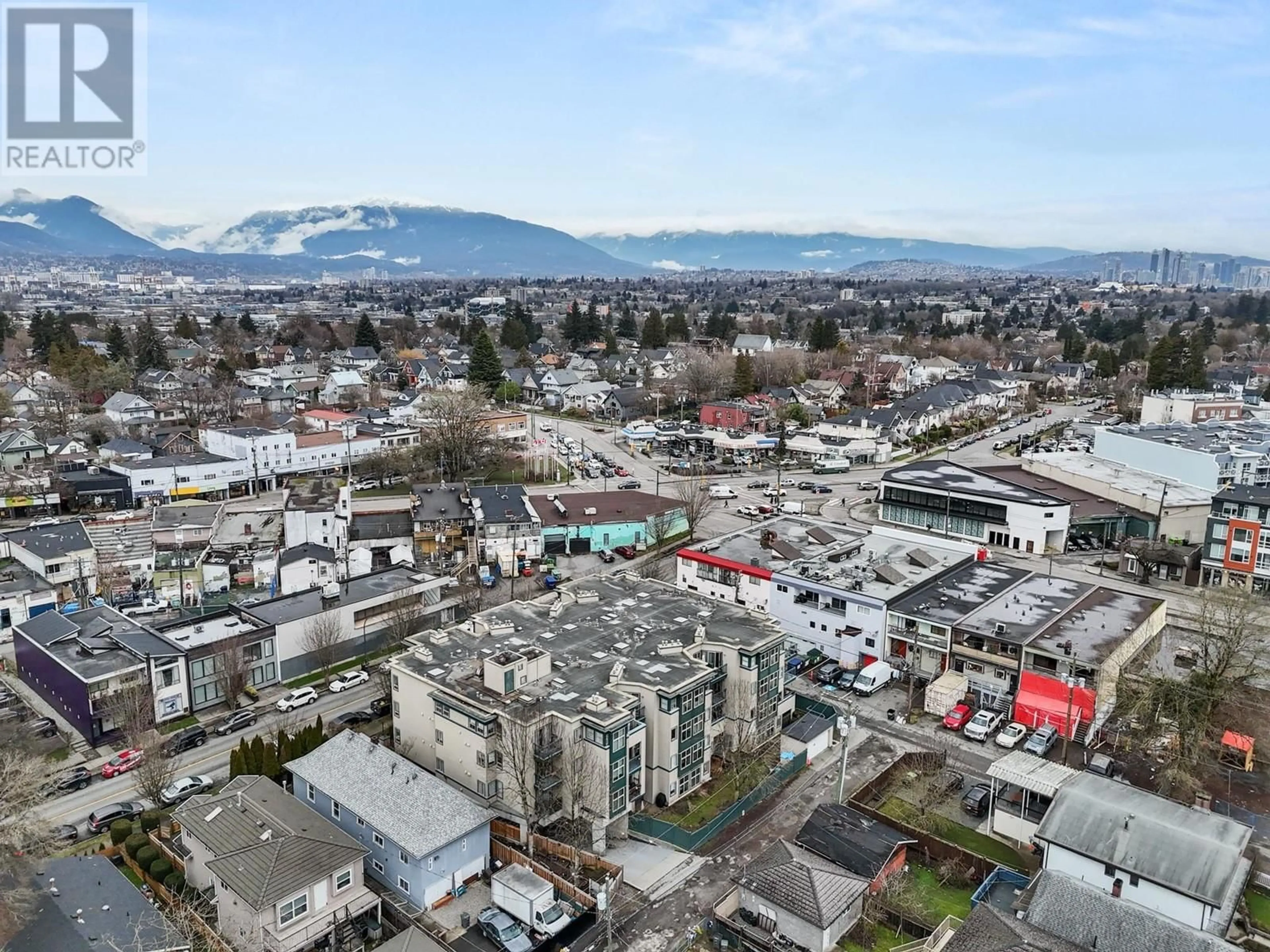 A pic from outside/outdoor area/front of a property/back of a property/a pic from drone, mountain view for 206 - 688 16TH AVENUE, Vancouver British Columbia V5T2V4