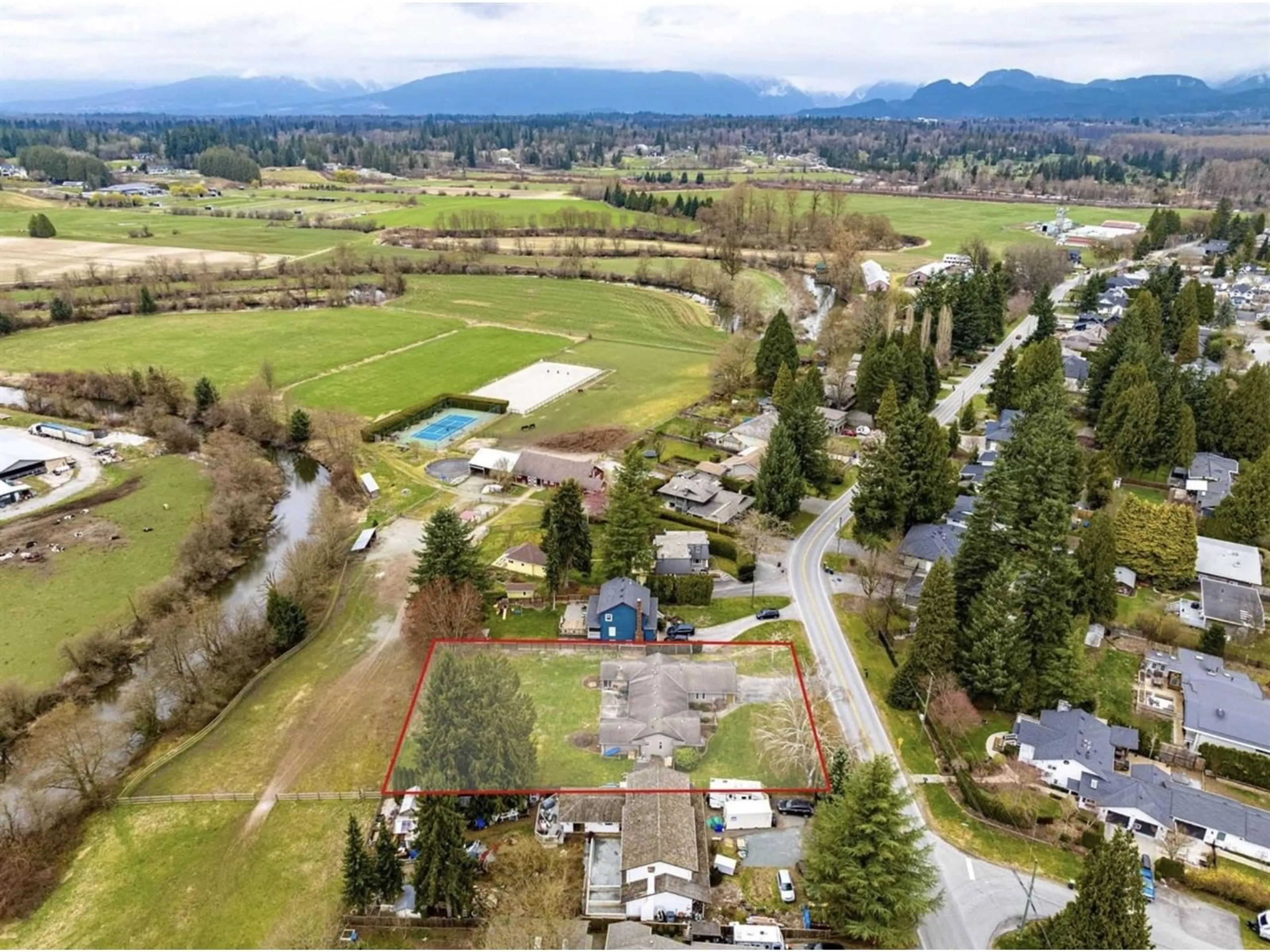 A pic from outside/outdoor area/front of a property/back of a property/a pic from drone, mountain view for 8877 WRIGHT, Langley British Columbia V1M3T1