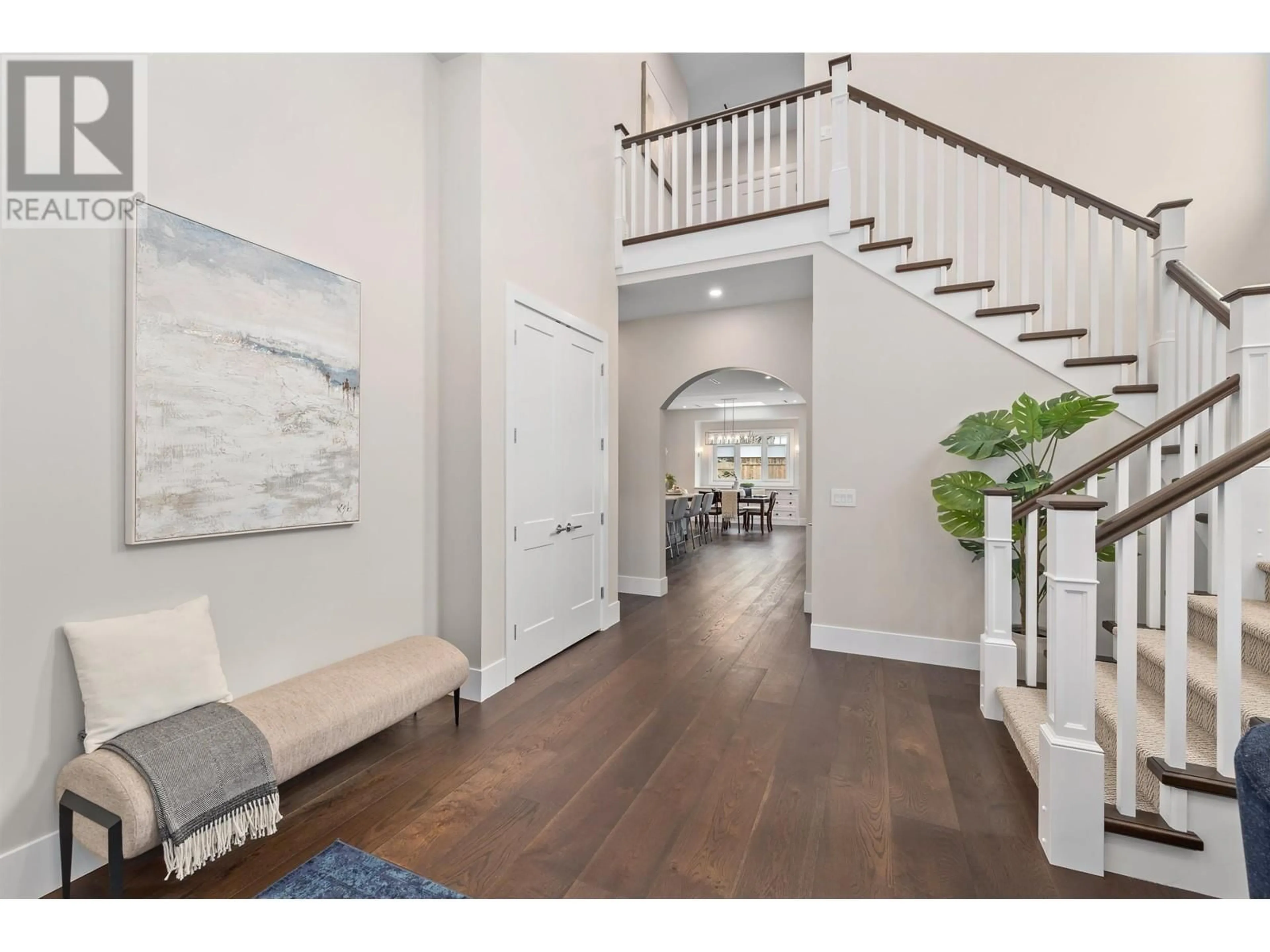 Indoor entryway for 180 DOUGLAS CRESCENT, Richmond British Columbia V7B1E5