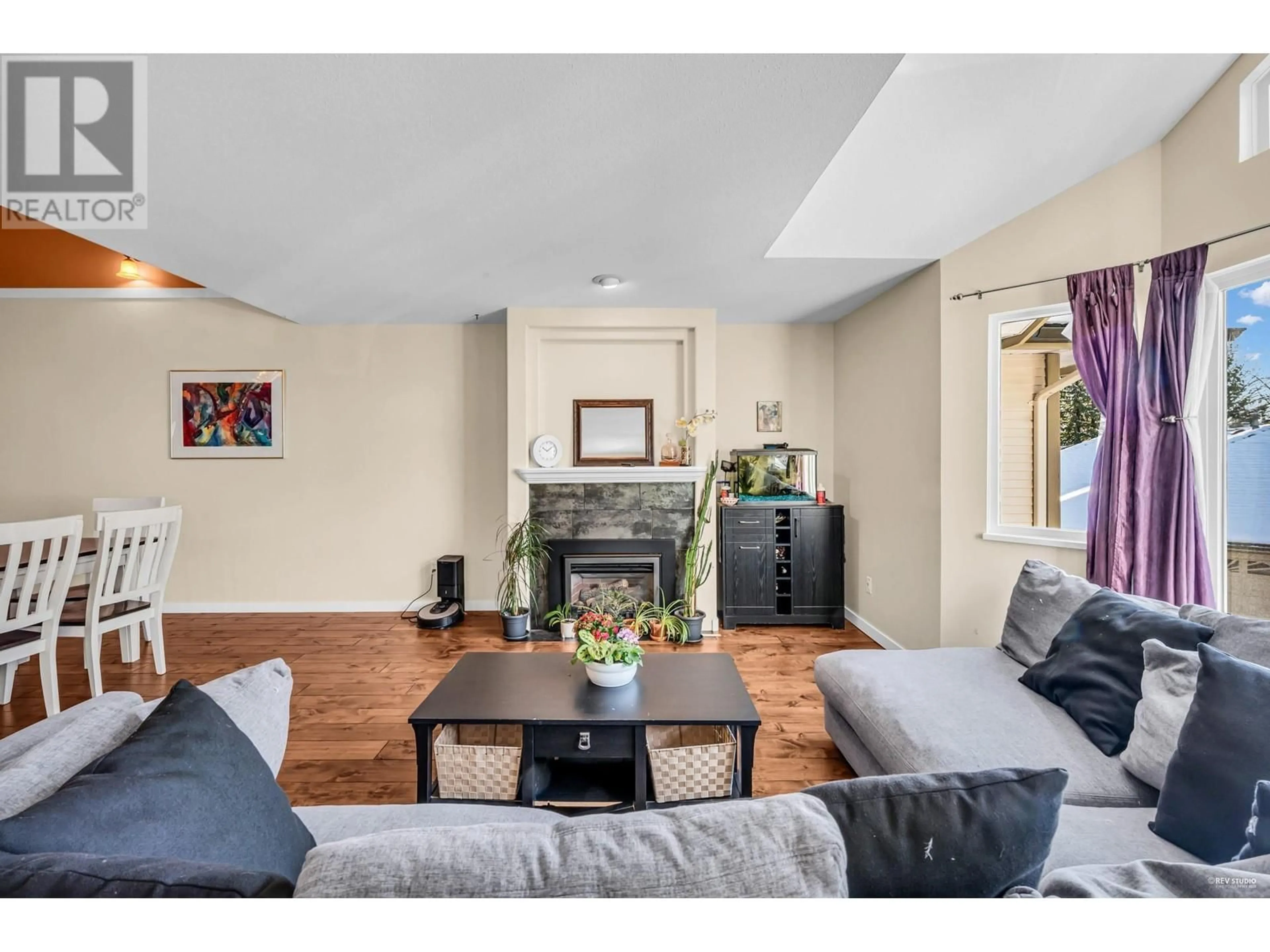 Living room with furniture, unknown for 163 - 101 PARKSIDE DRIVE, Port Moody British Columbia V3H4W6