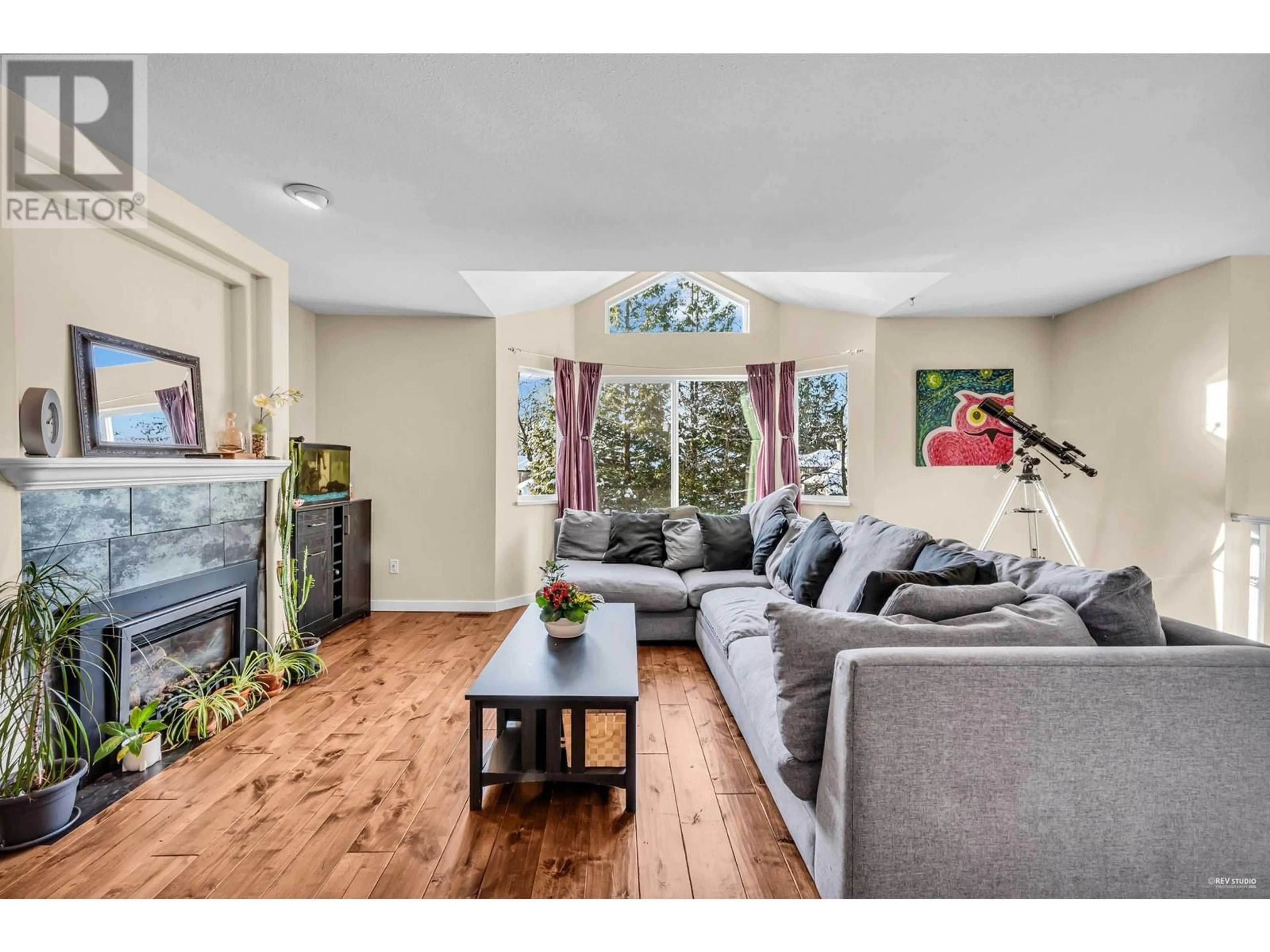Living room with furniture, unknown for 163 - 101 PARKSIDE DRIVE, Port Moody British Columbia V3H4W6