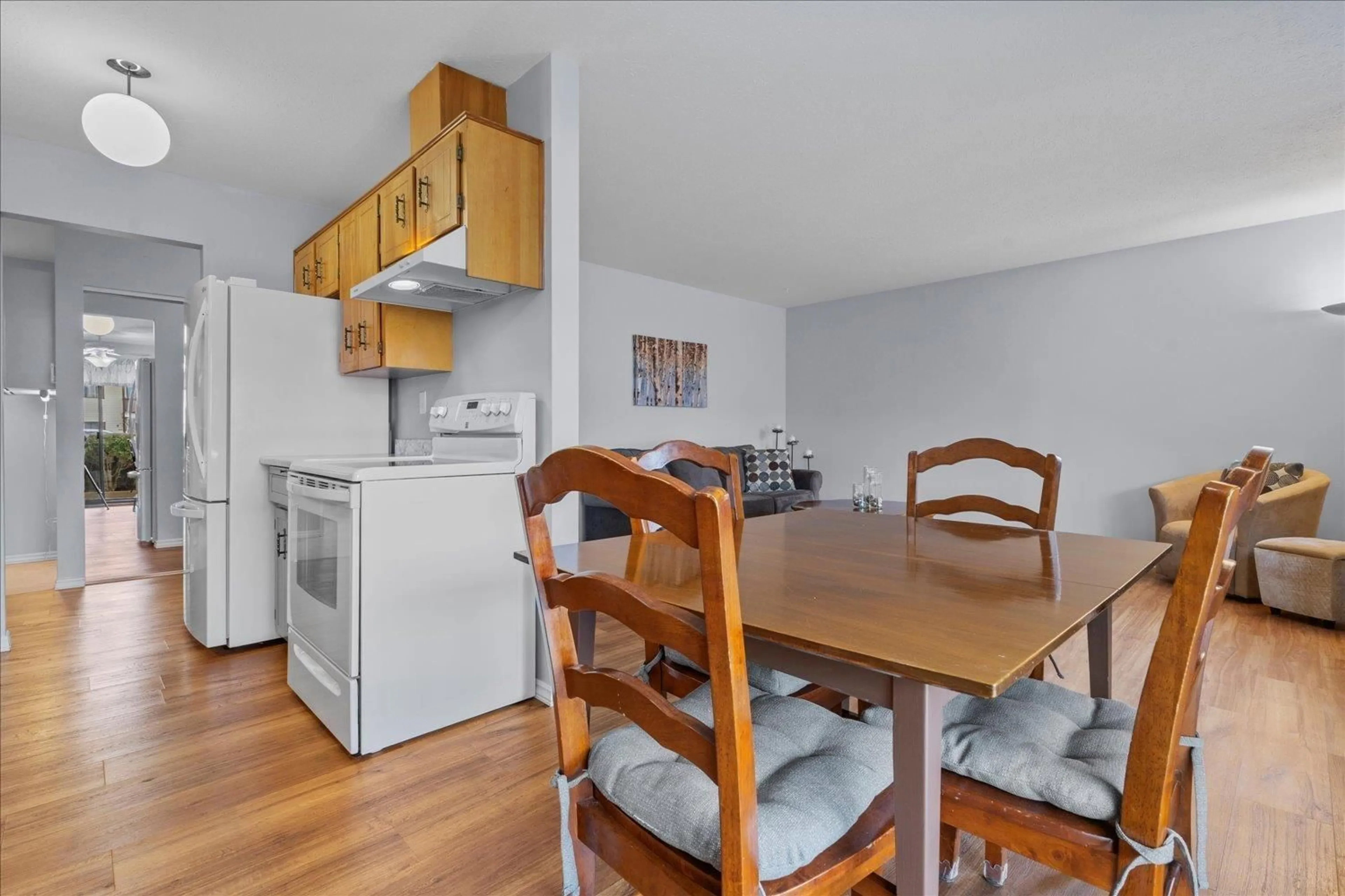 Standard kitchen, wood/laminate floor for 47 - 7455 HURON STREET, Chilliwack British Columbia V2R3T9