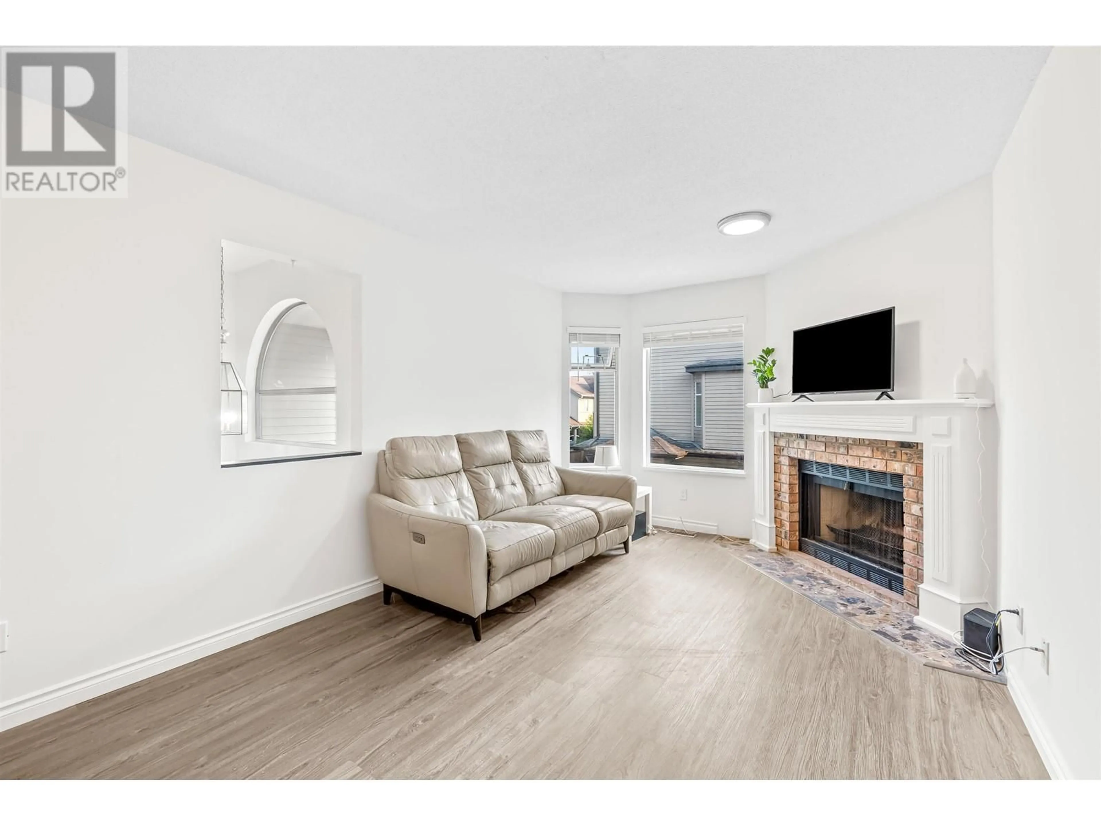 Living room with furniture, unknown for 11 - 8751 BENNETT ROAD, Richmond British Columbia V6Y3N6